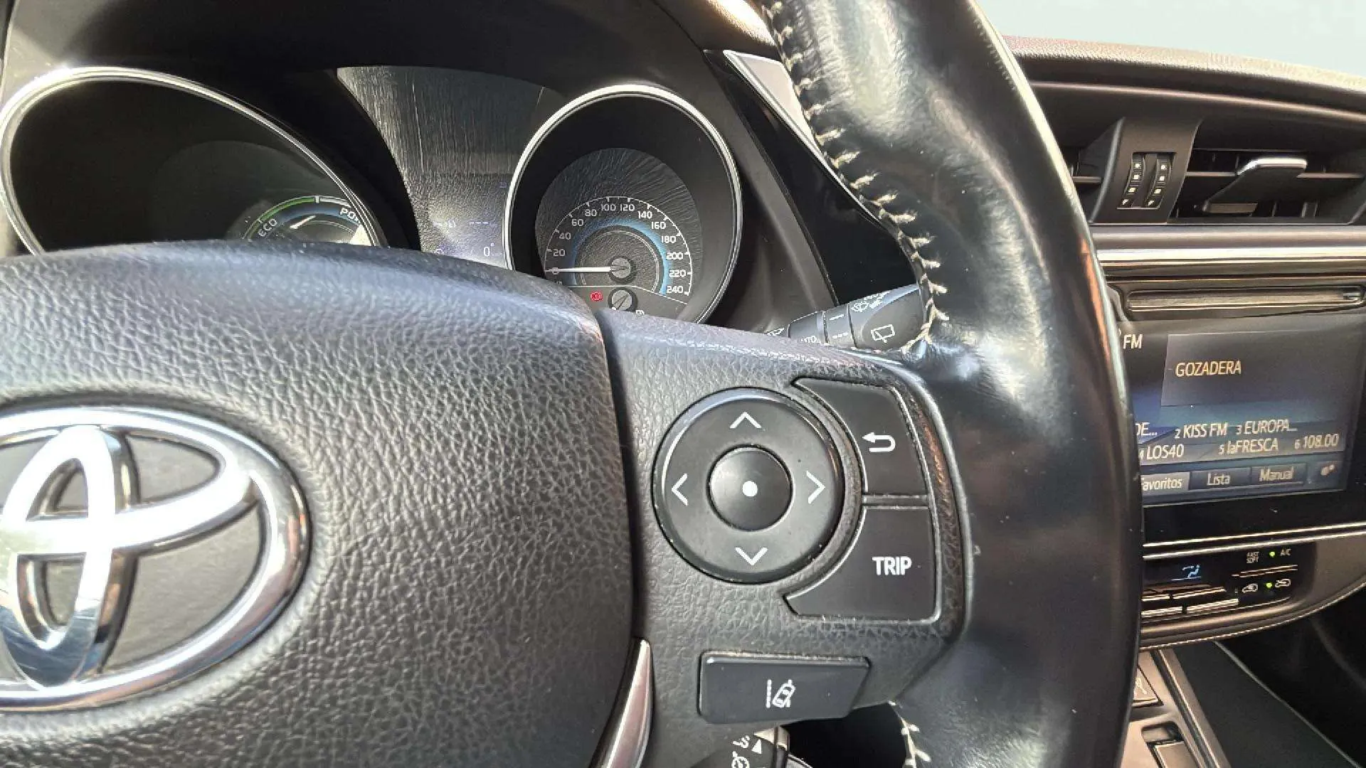 Toyota Auris 1.8 140H Hybrid Active - foto 31