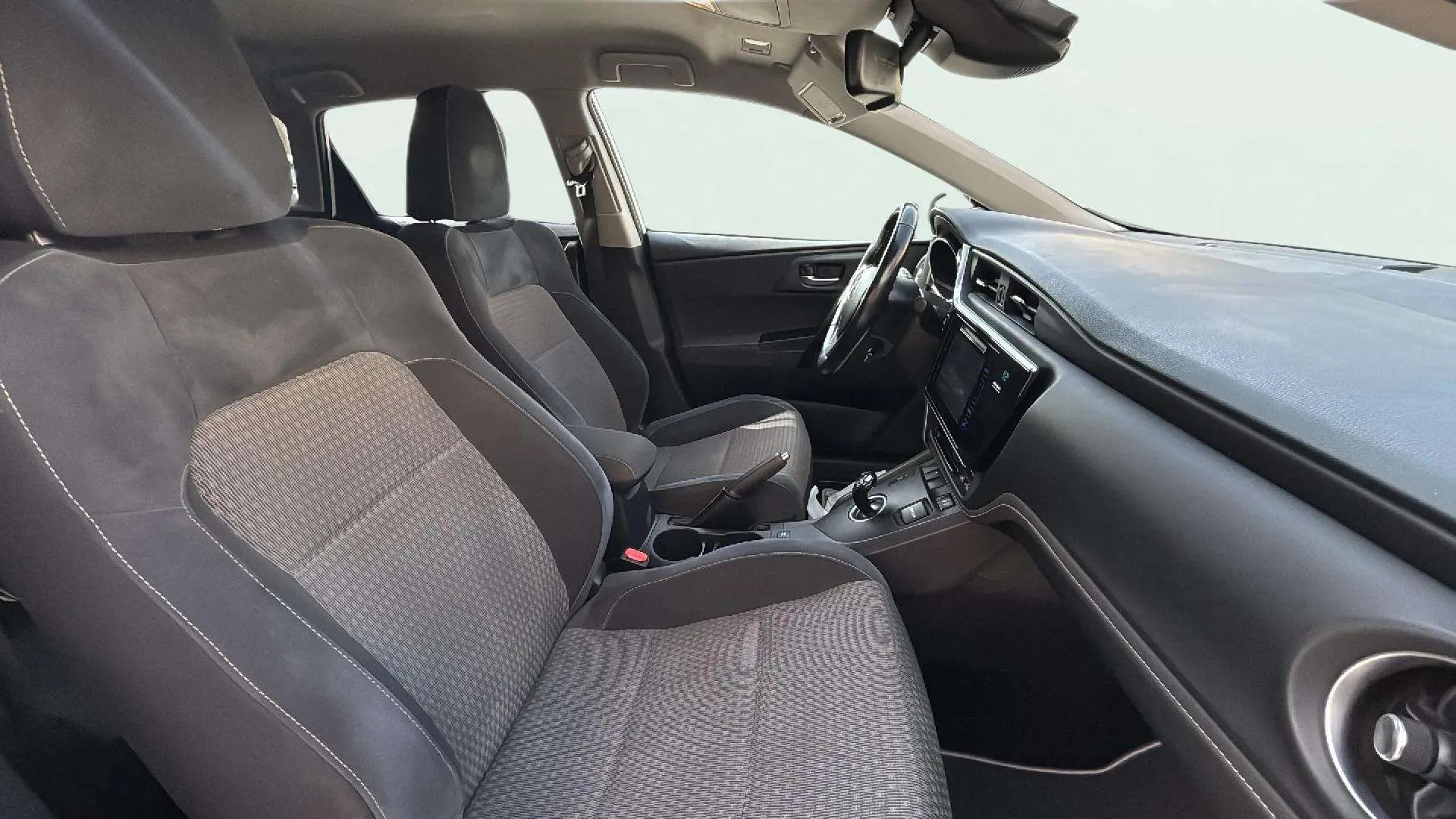 Toyota Auris 1.8 140H Hybrid Active - foto 28