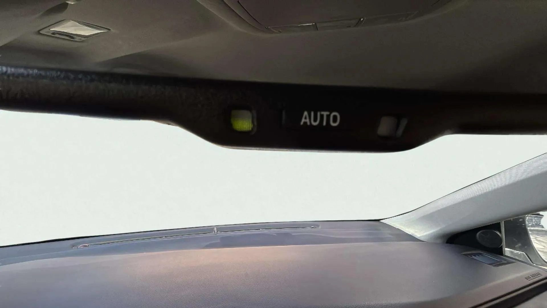Toyota Auris 1.8 140H Hybrid Active - foto 27