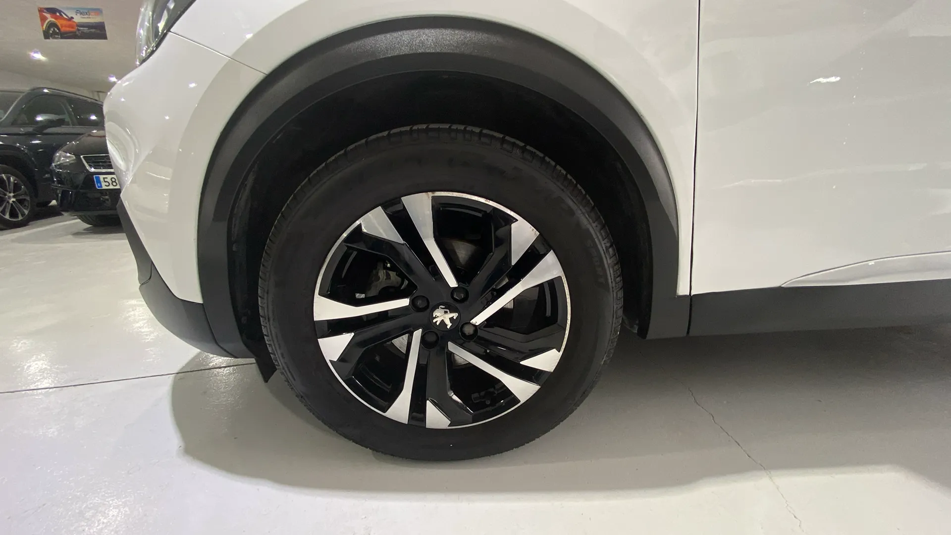 Peugeot 2008 Allure BlueHDi - foto 18