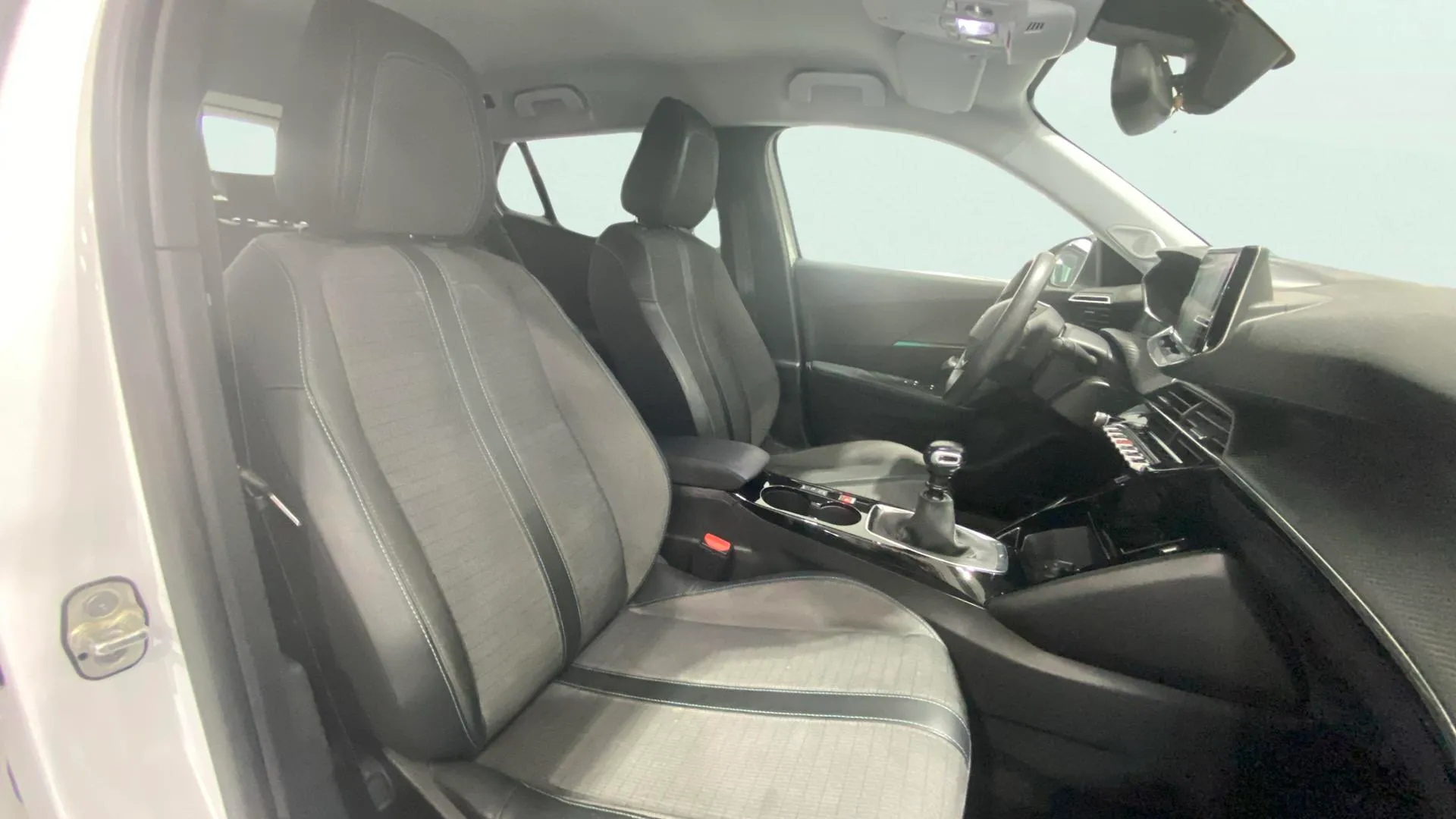 Peugeot 2008 Allure BlueHDi - foto 14
