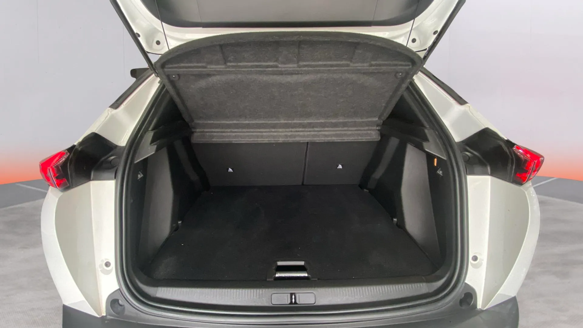 Peugeot 2008 Allure BlueHDi - foto 8