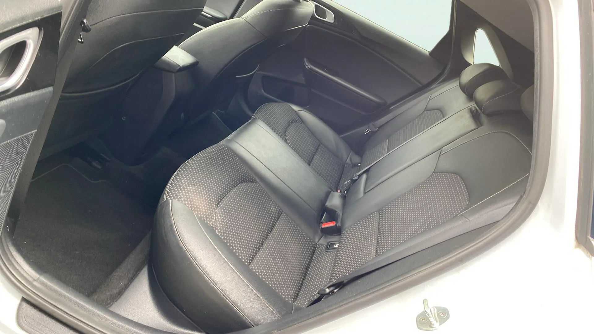 Kia Ceed 1.0 T-GDi Tech - foto 19
