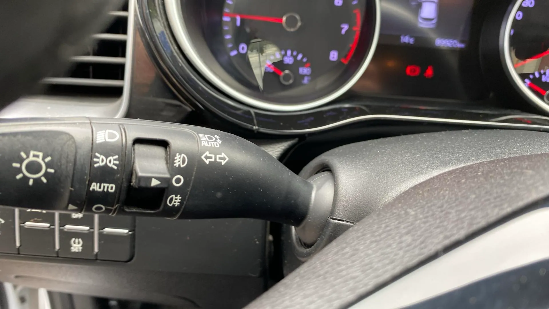 Kia Ceed 1.0 T-GDi Tech - foto 28