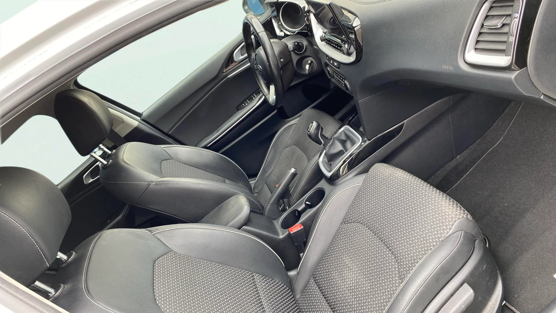 Kia Ceed 1.0 T-GDi Tech - foto 23