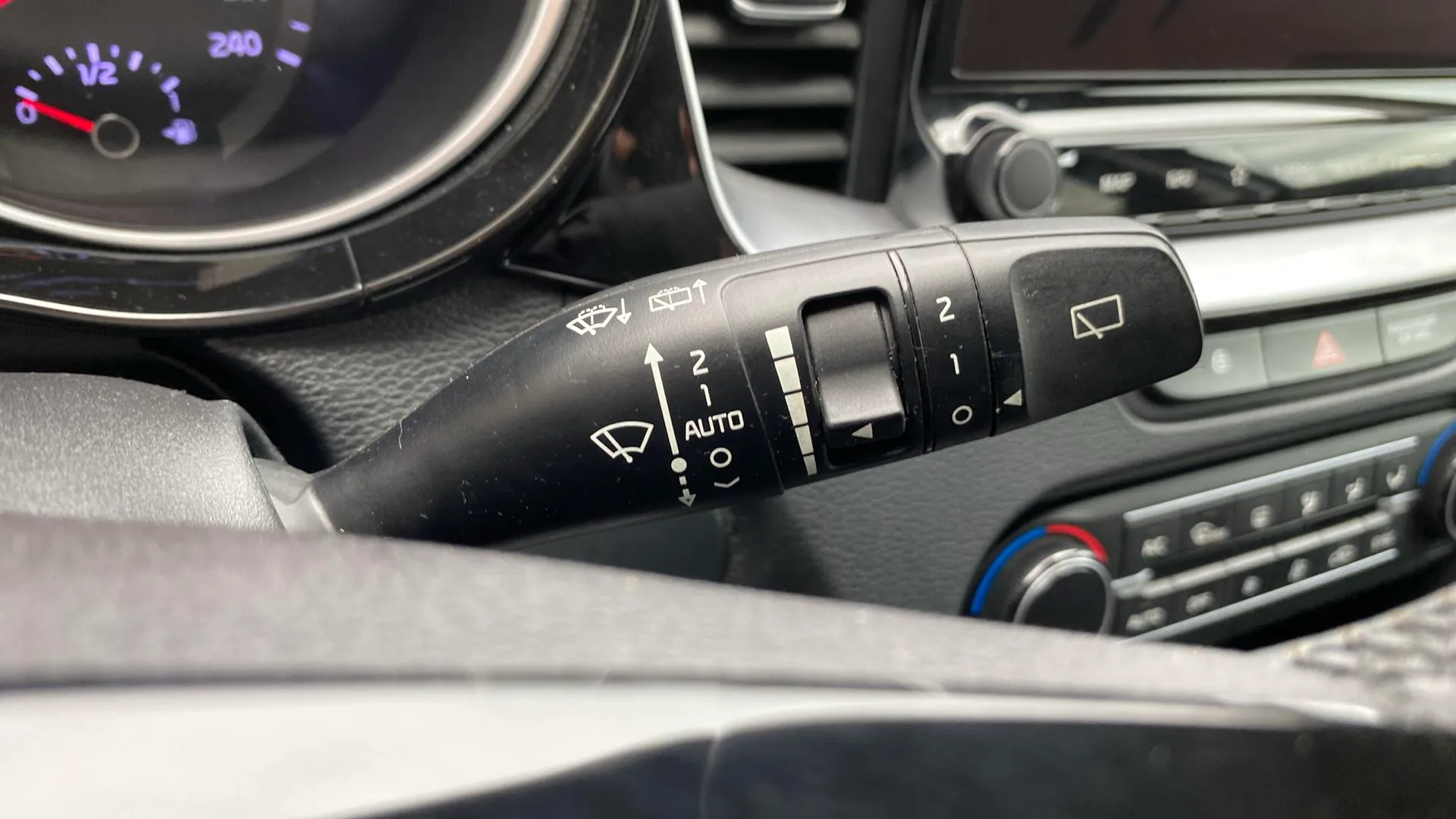 Kia Ceed 1.0 T-GDi Tech - foto 27