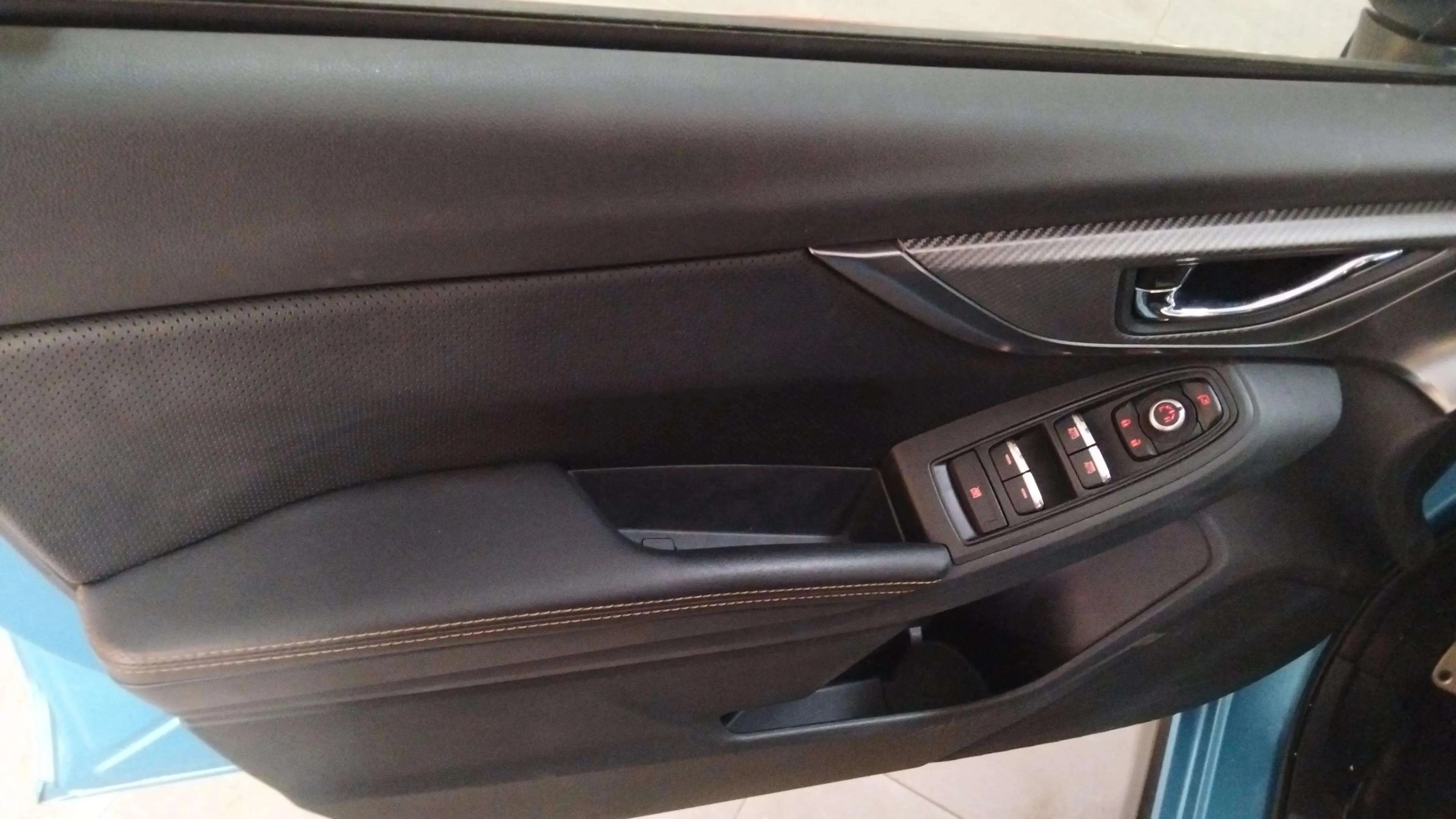 Subaru XV 2.0i Hybrid CVT Executive Plus - foto 17