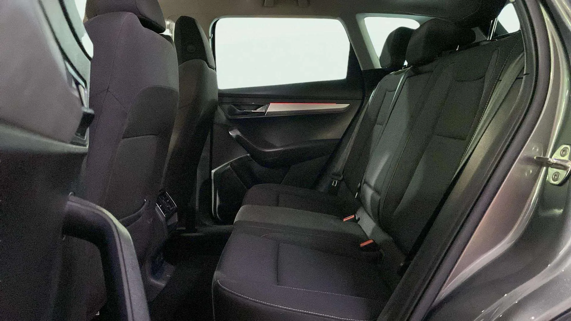 Škoda Karoq 1.5 TSI DSG ACT Design - foto 11