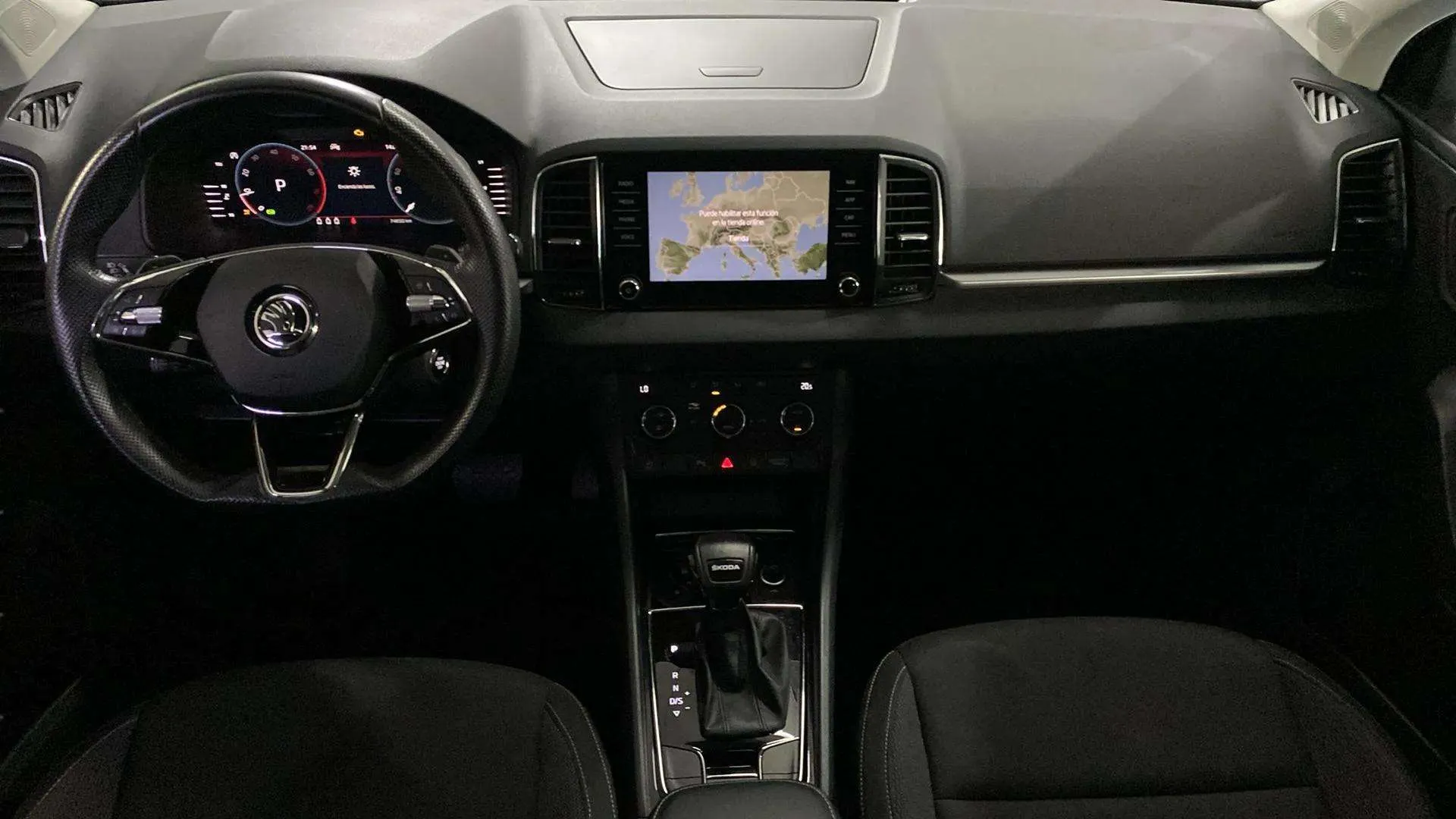 Škoda Karoq 1.5 TSI DSG ACT Design - foto 14