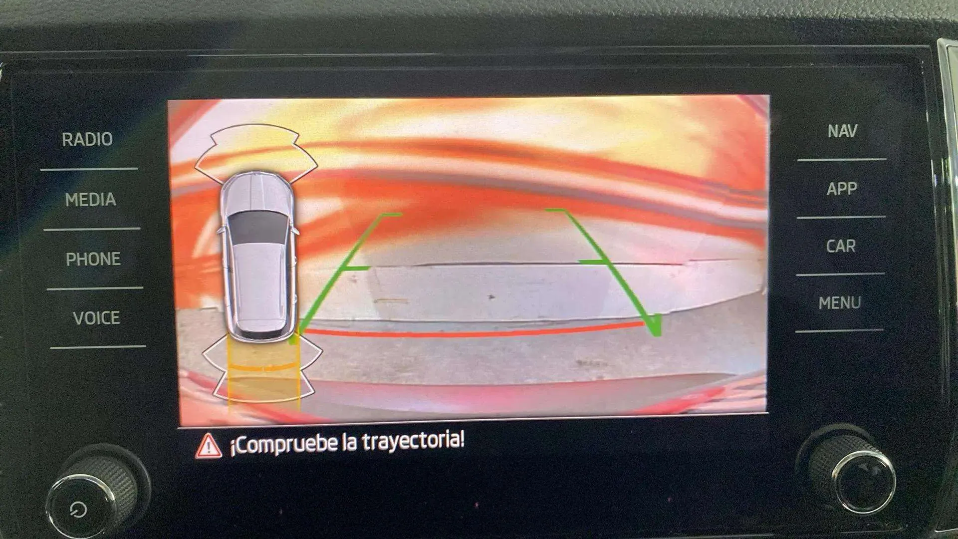 Škoda Karoq 1.5 TSI DSG ACT Design - foto 16