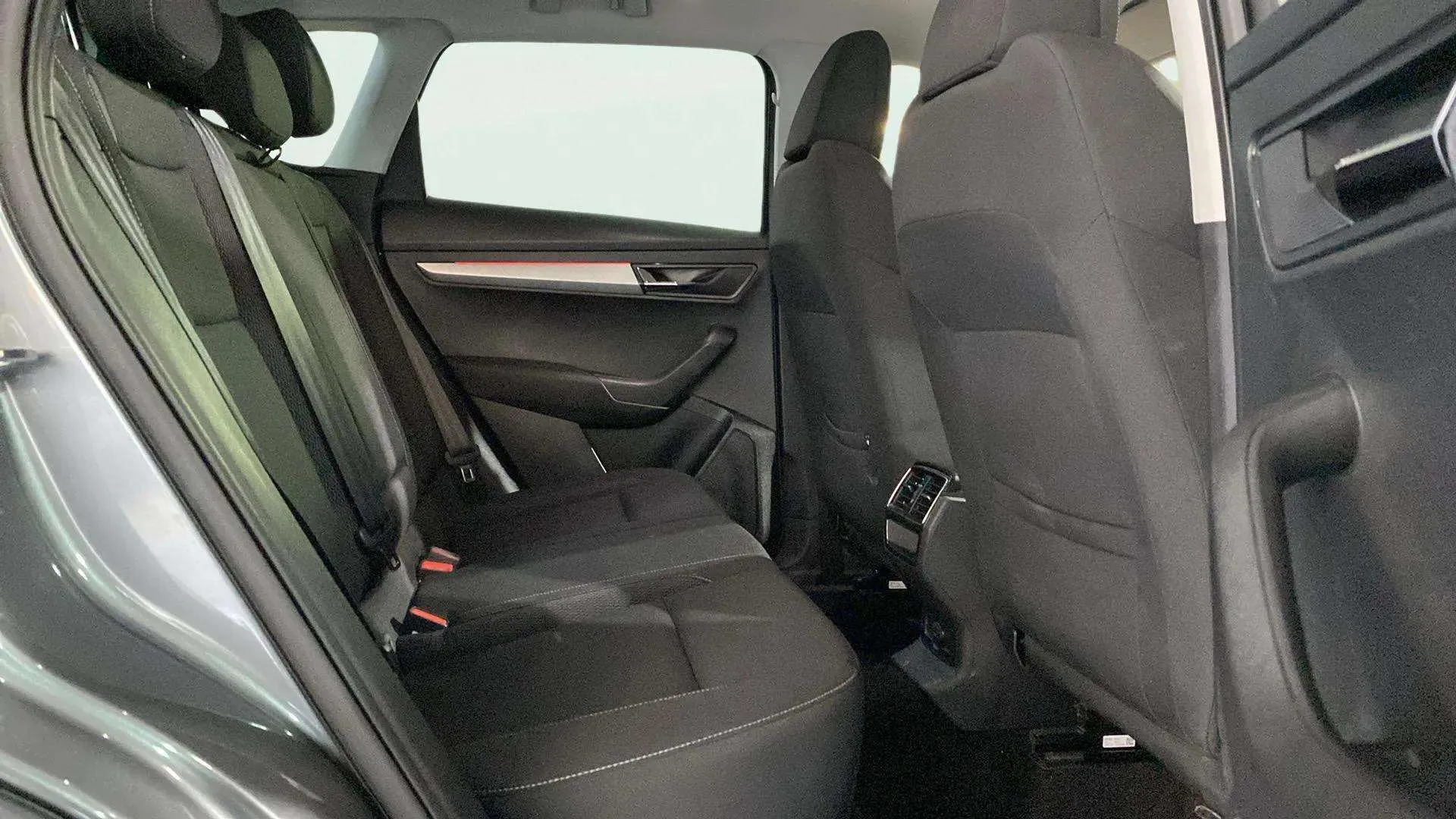 Škoda Karoq 1.5 TSI DSG ACT Design - foto 13