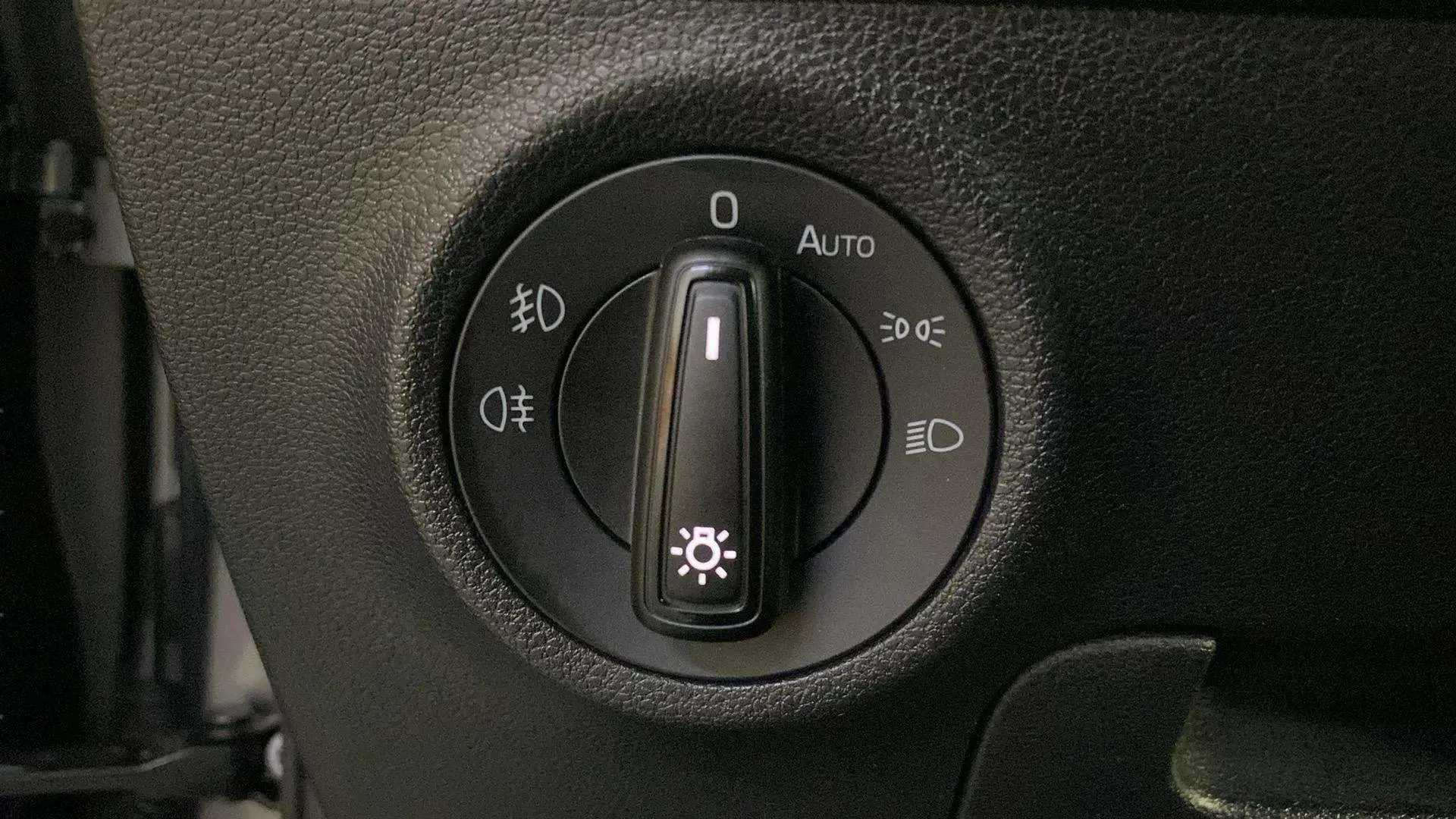 Škoda Karoq 1.5 TSI DSG ACT Design - foto 19
