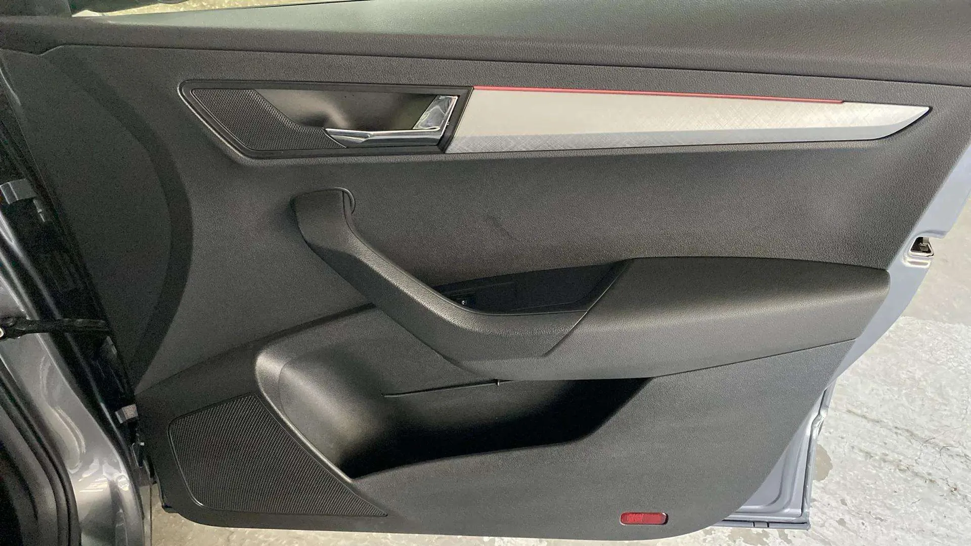 Škoda Karoq 1.5 TSI DSG ACT Design - foto 22