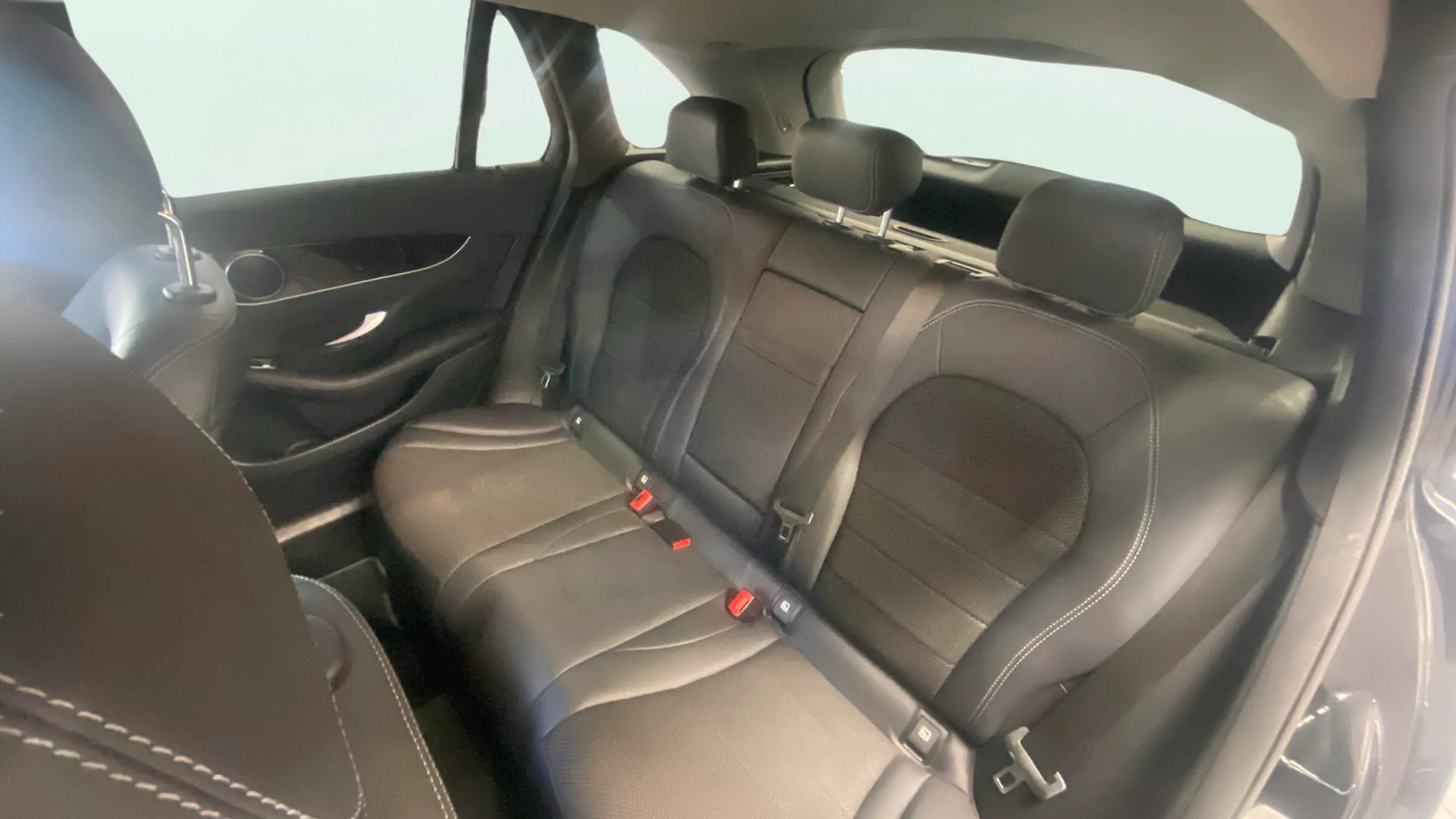Mercedes-Benz GLC 200 4MATIC - foto 23
