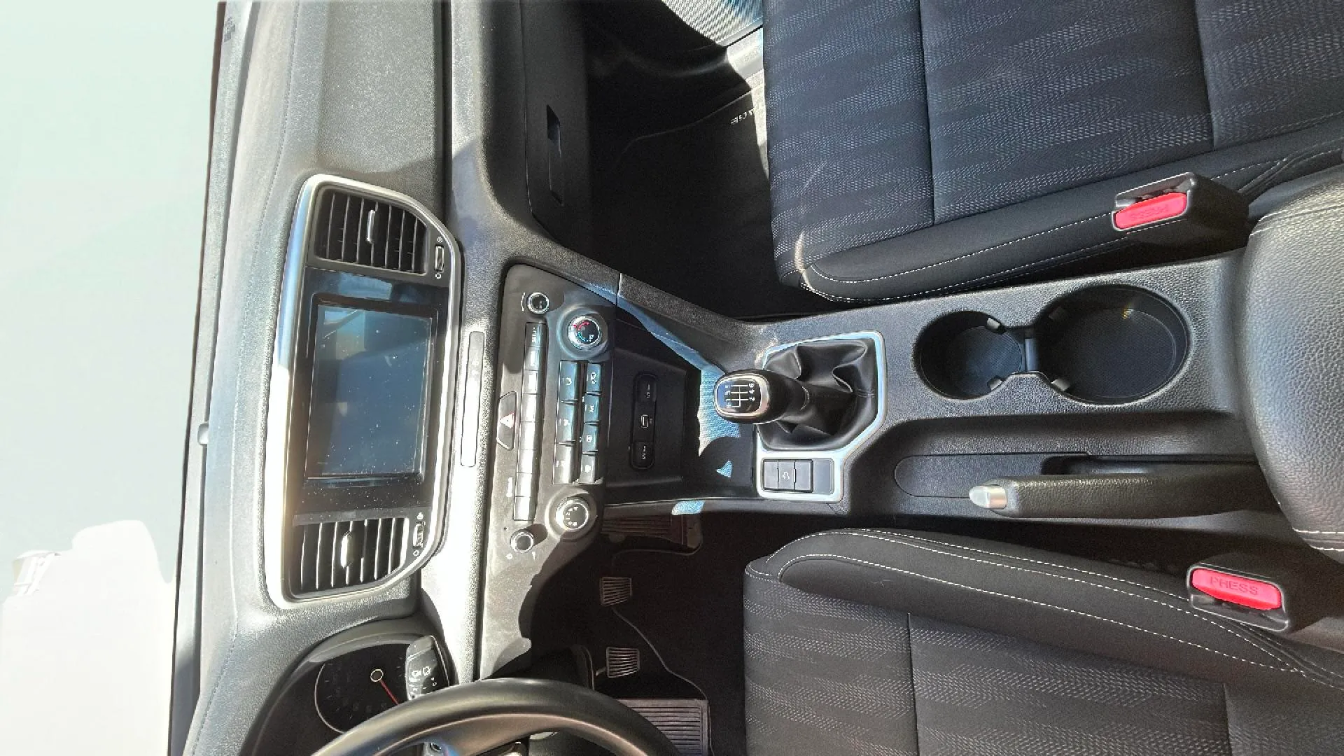 Kia Sportage 1.6 MHEV Drive Plus 4x2 - foto 9