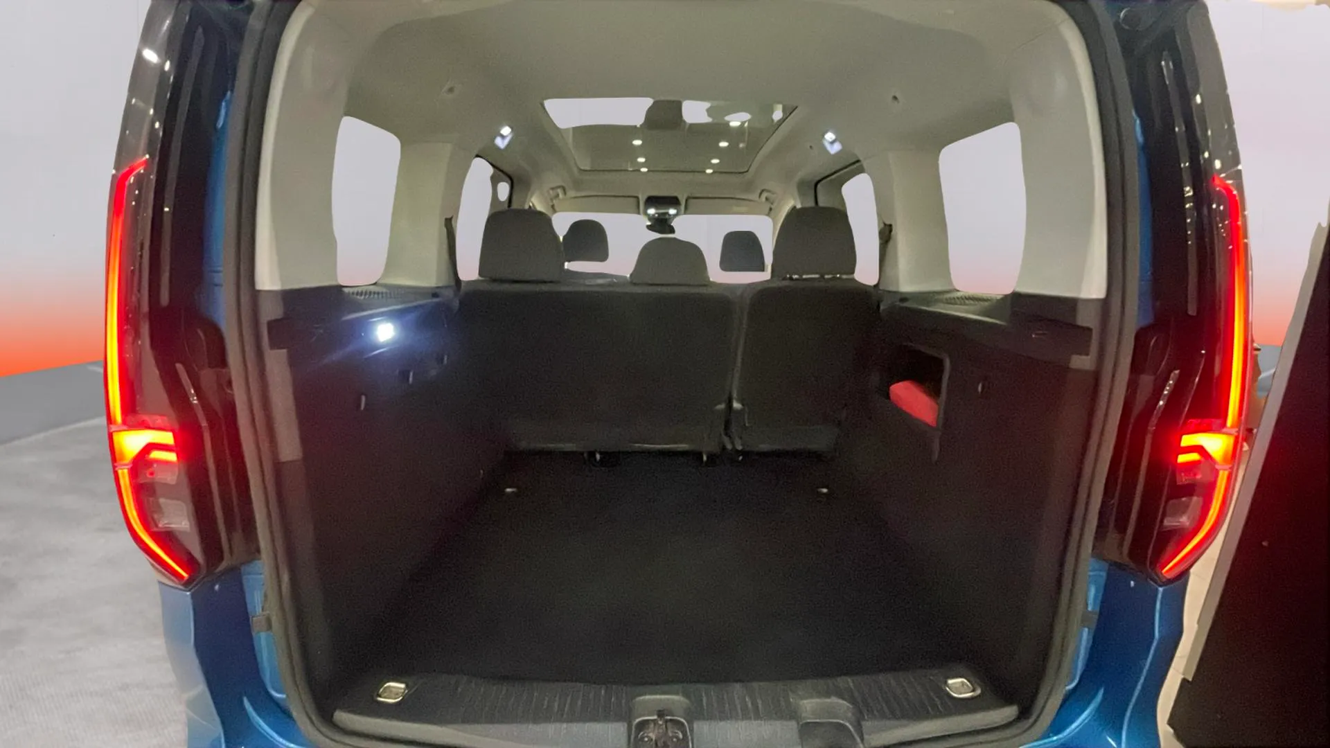 Volkswagen Caddy Maxi Outdoor 2.0 TDI DSG - foto 13