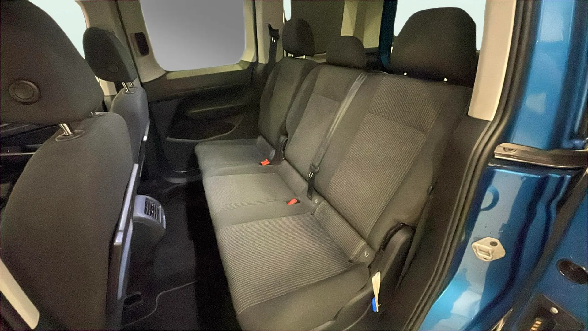 Volkswagen Caddy Maxi Outdoor 2.0 TDI DSG - foto 12
