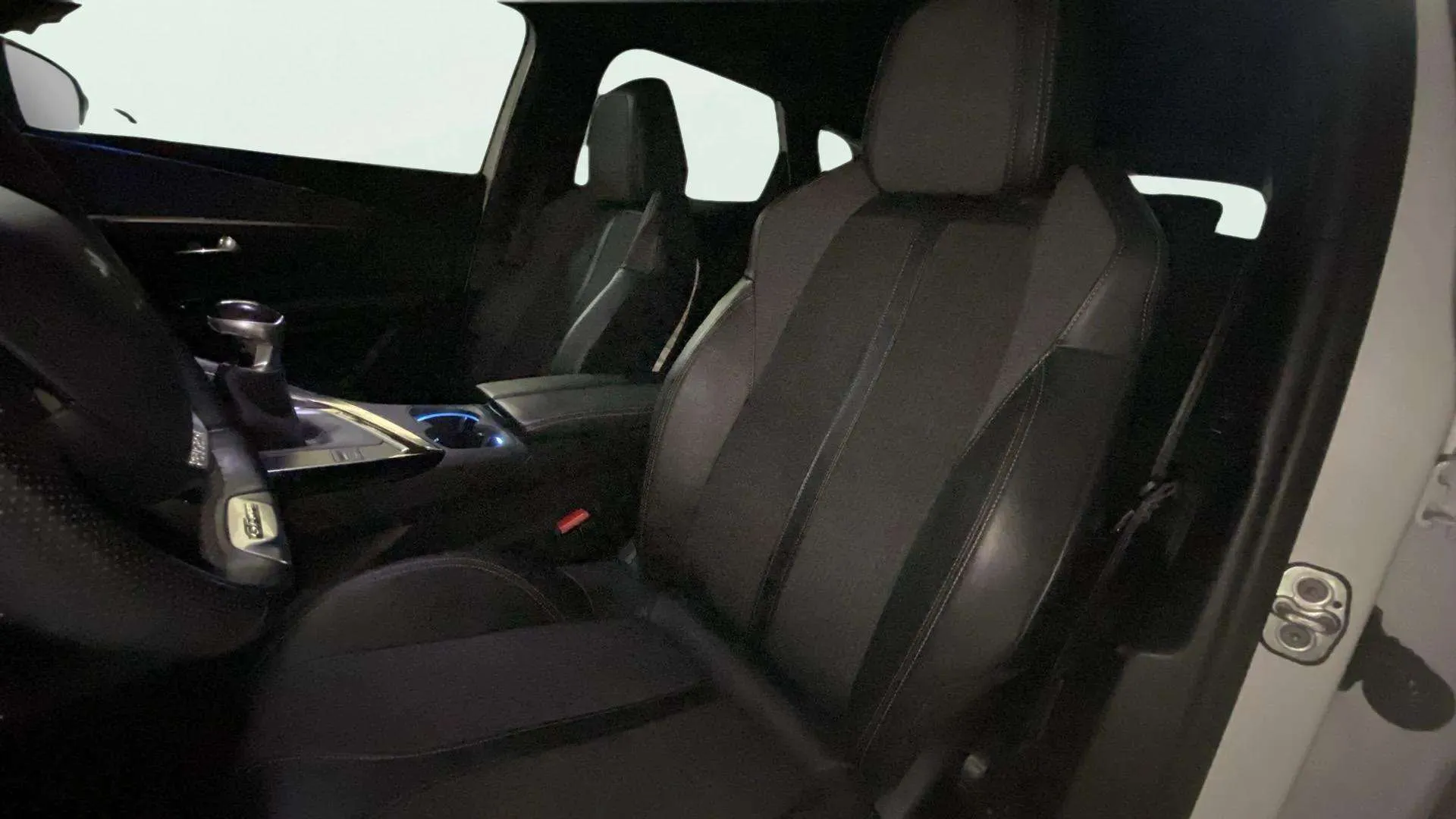 Peugeot 3008 1.5L BlueHDi GT Line - foto 15
