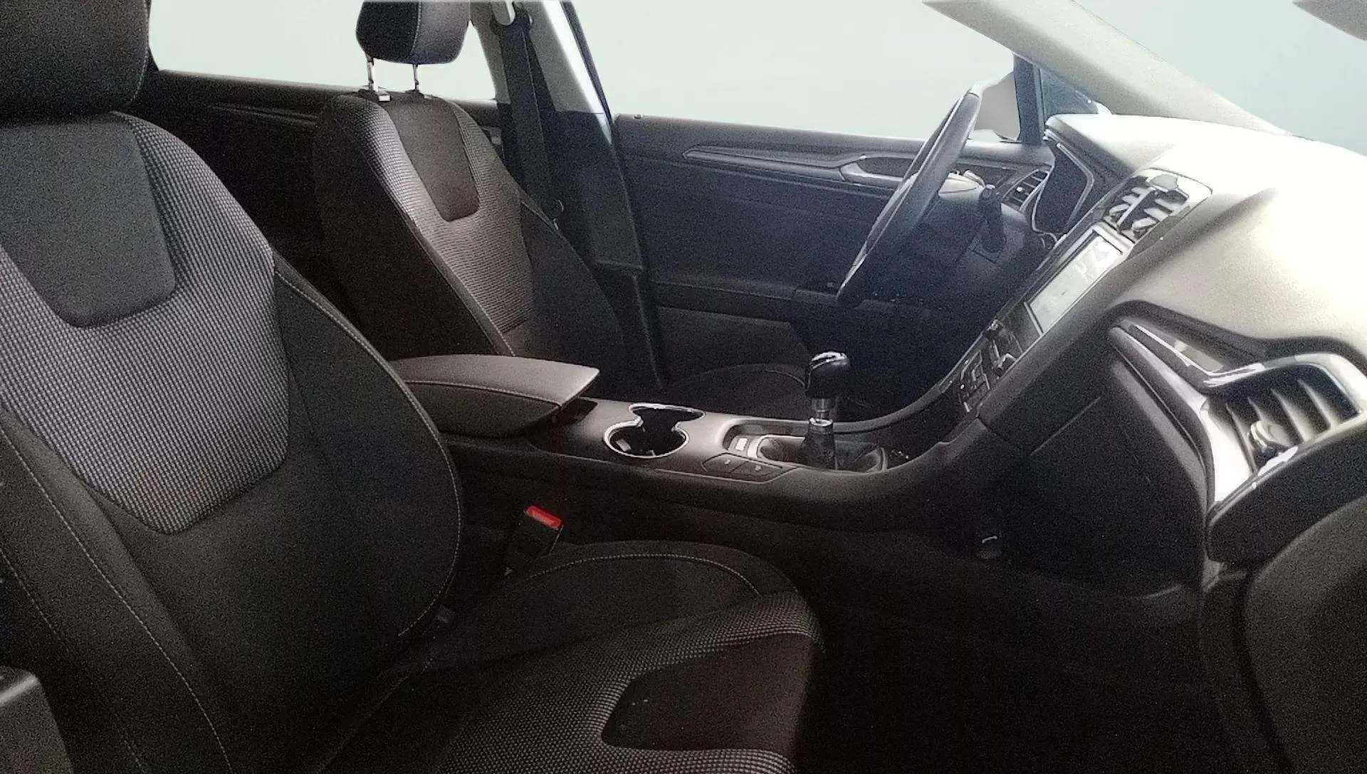 Ford Mondeo 1.5 EcoBoost Trend - foto 14