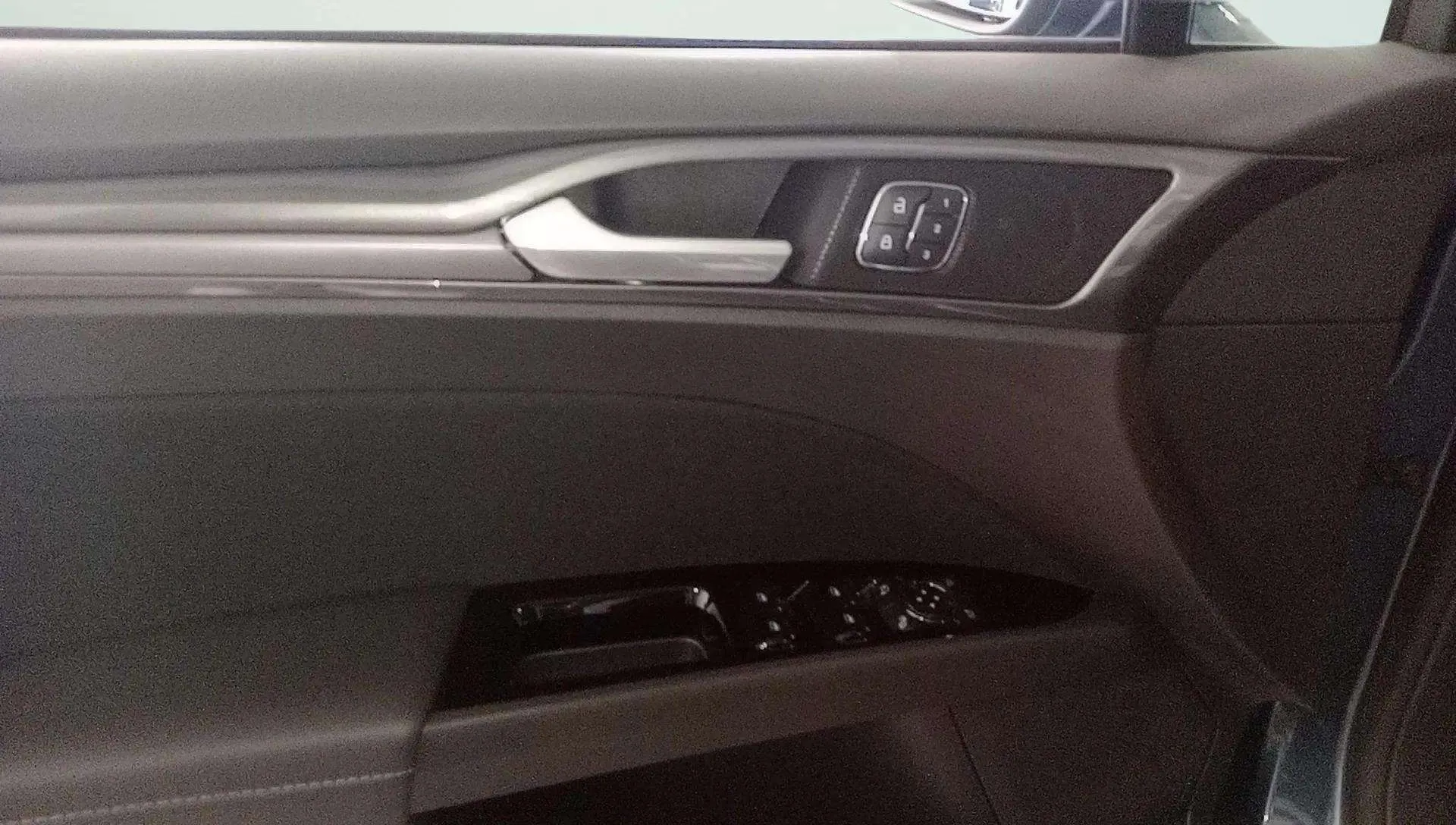 Ford Mondeo 1.5 EcoBoost Trend - foto 12