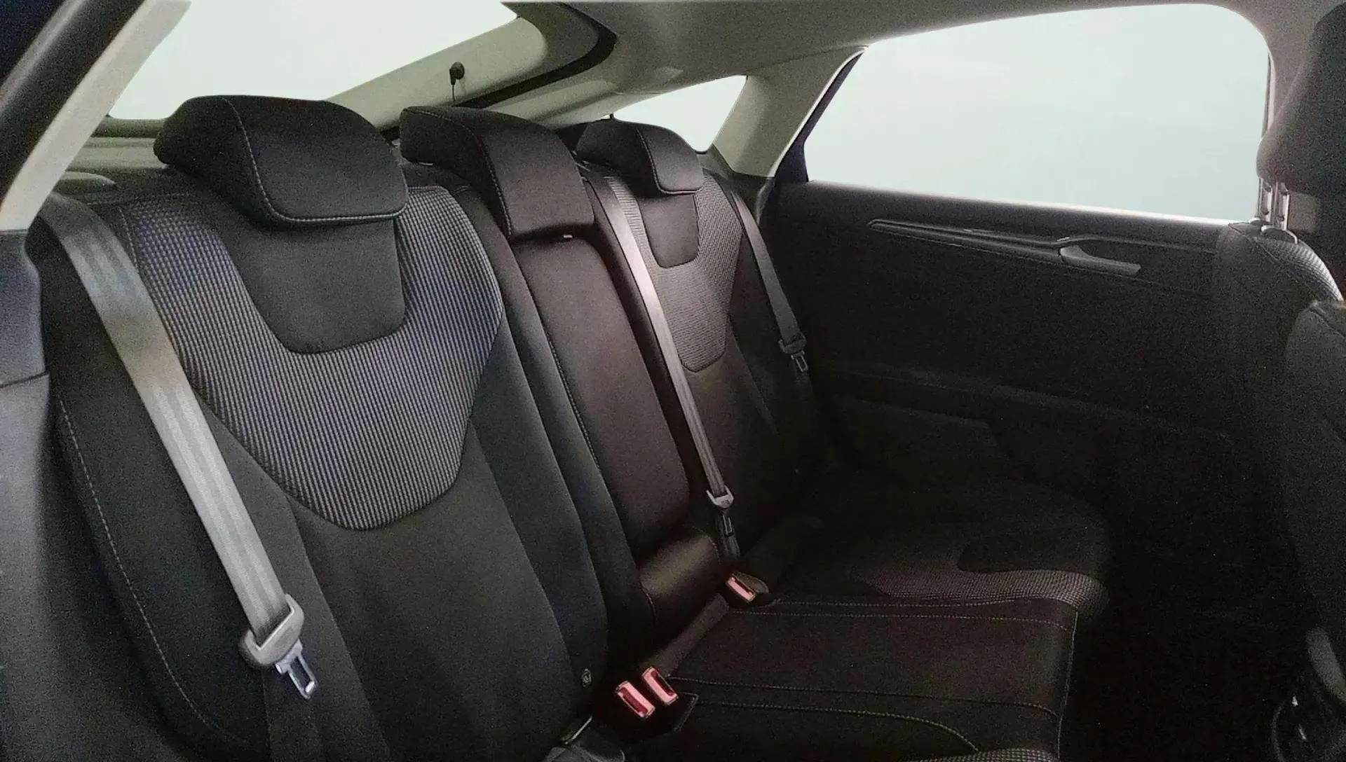 Ford Mondeo 1.5 EcoBoost Trend - foto 17