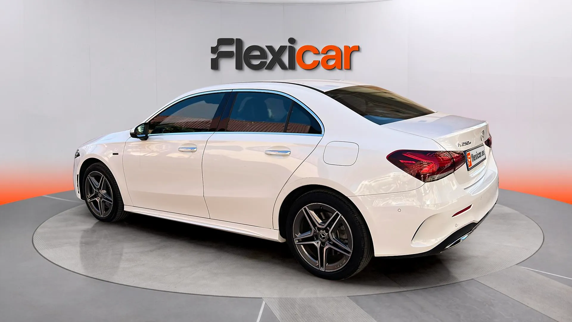 Mercedes-Benz Clase A A 250 e - foto 4