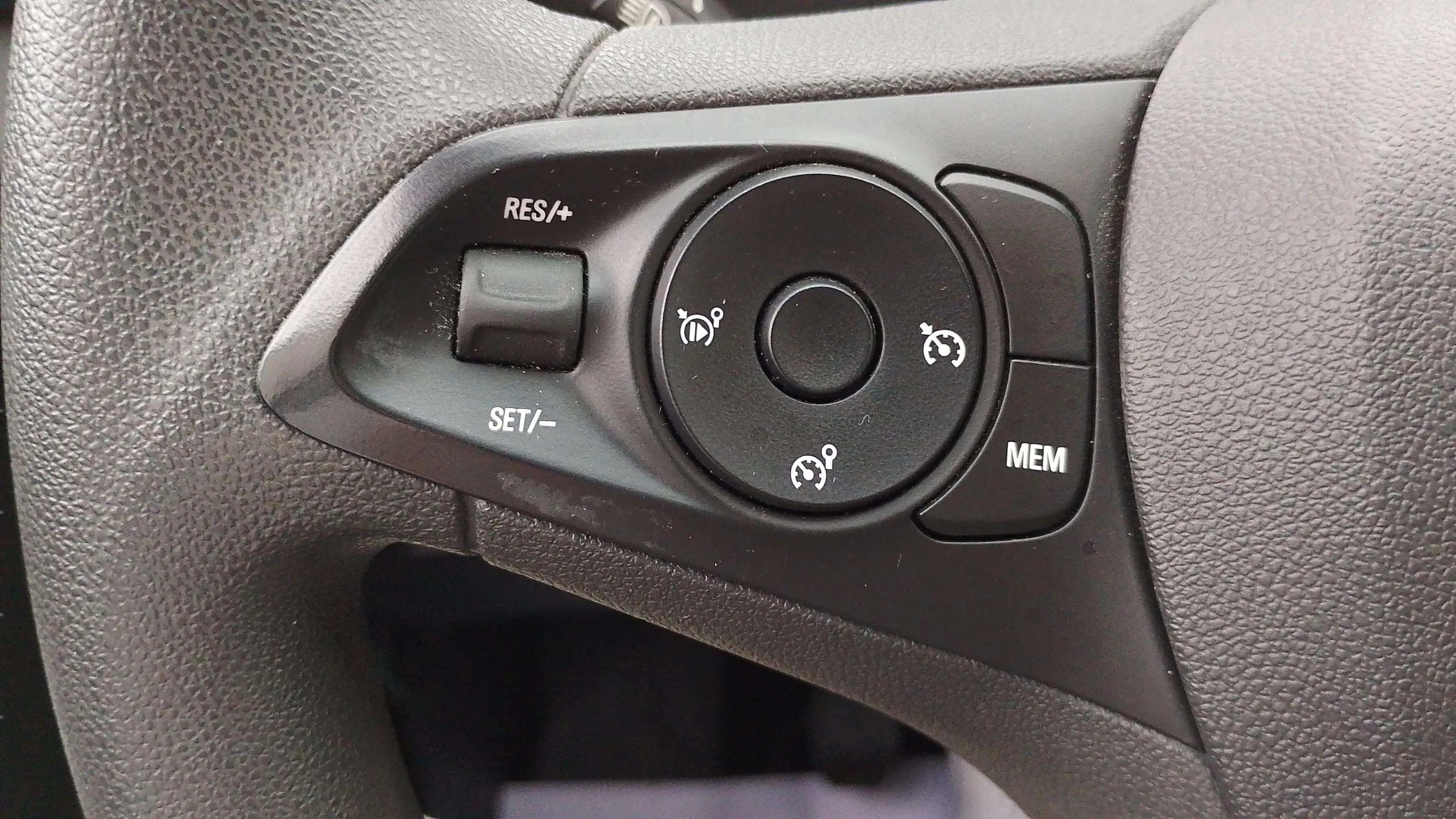 Opel Grandland 1.2 Turbo Design Line - foto 27