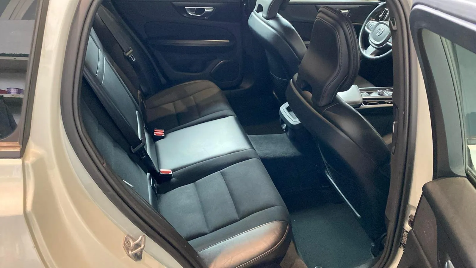 Volvo V60 2.0 D3 - foto 11