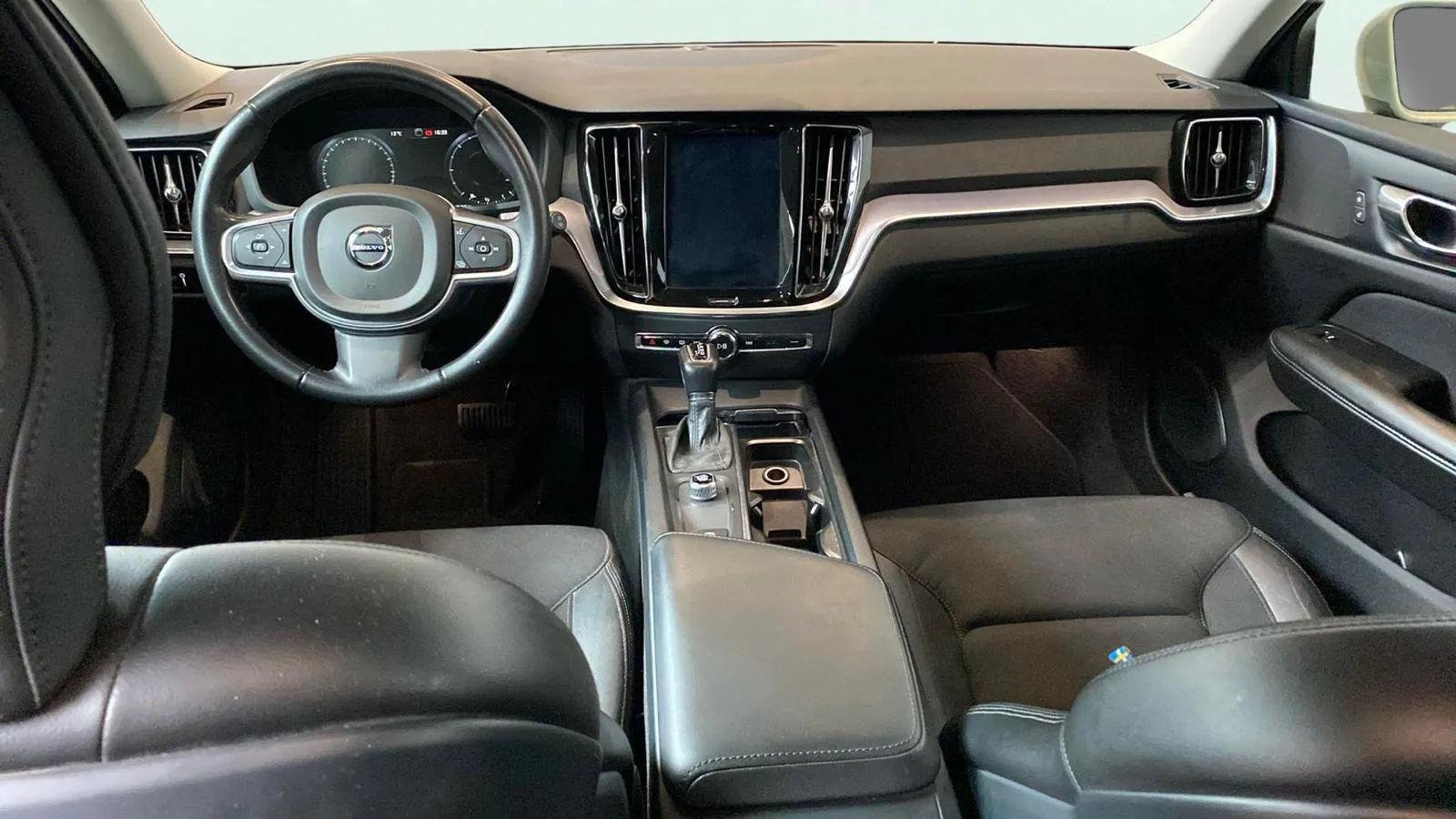 Volvo V60 2.0 D3 - foto 8