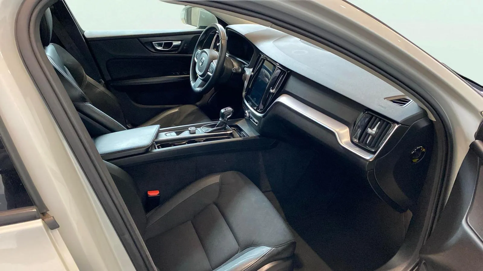 Volvo V60 2.0 D3 - foto 12