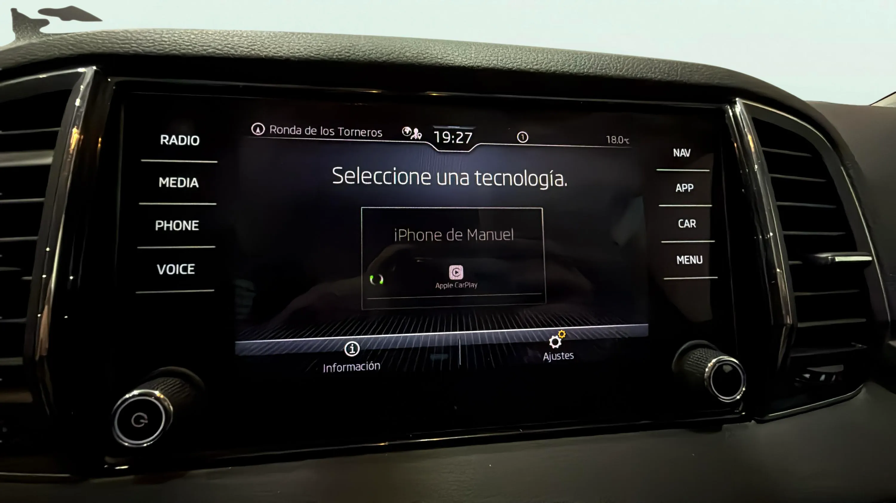 Škoda Karoq 2.0 TDI DSG 4x4 Ambition - foto 20