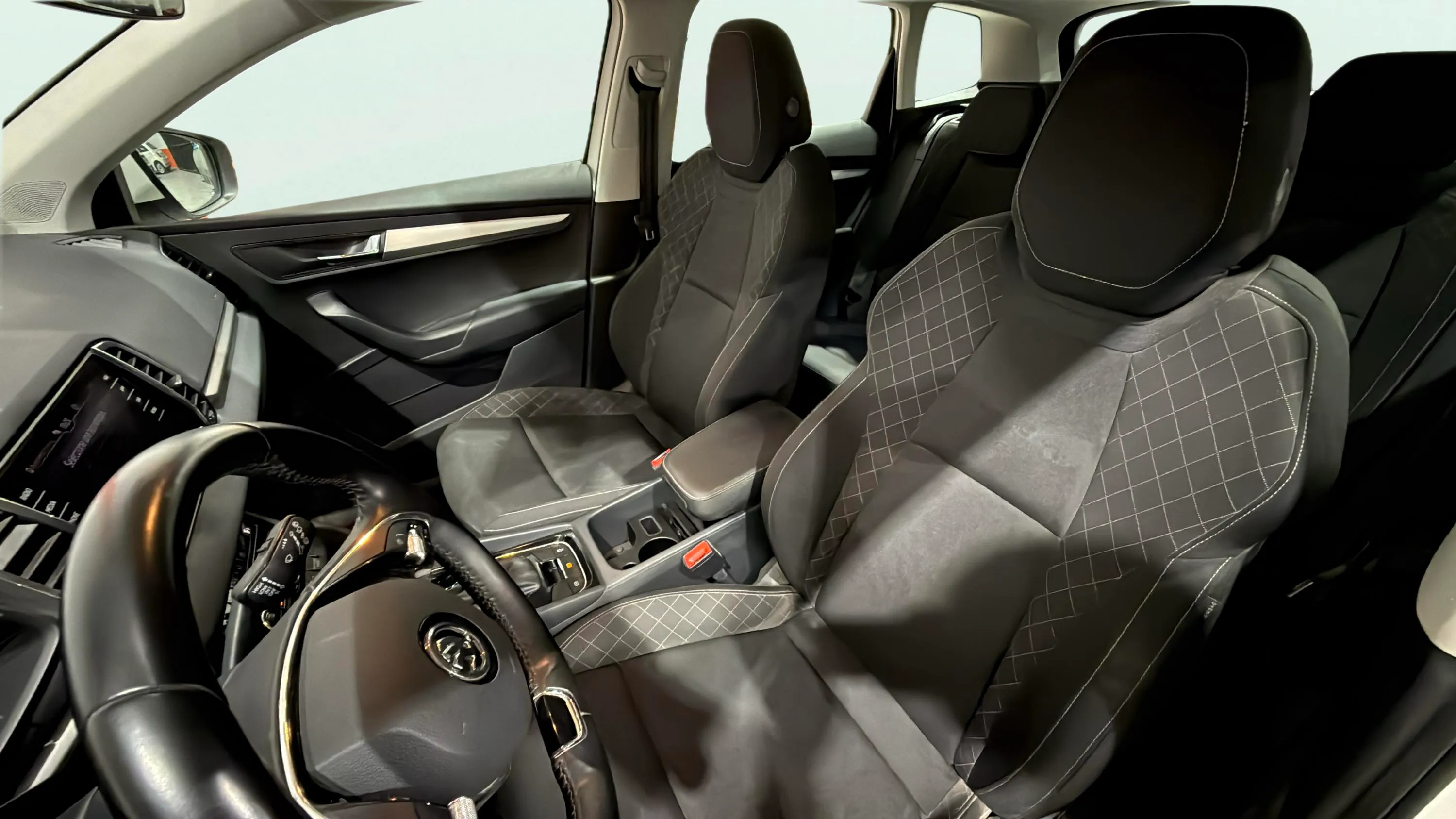 Škoda Karoq 2.0 TDI DSG 4x4 Ambition - foto 11