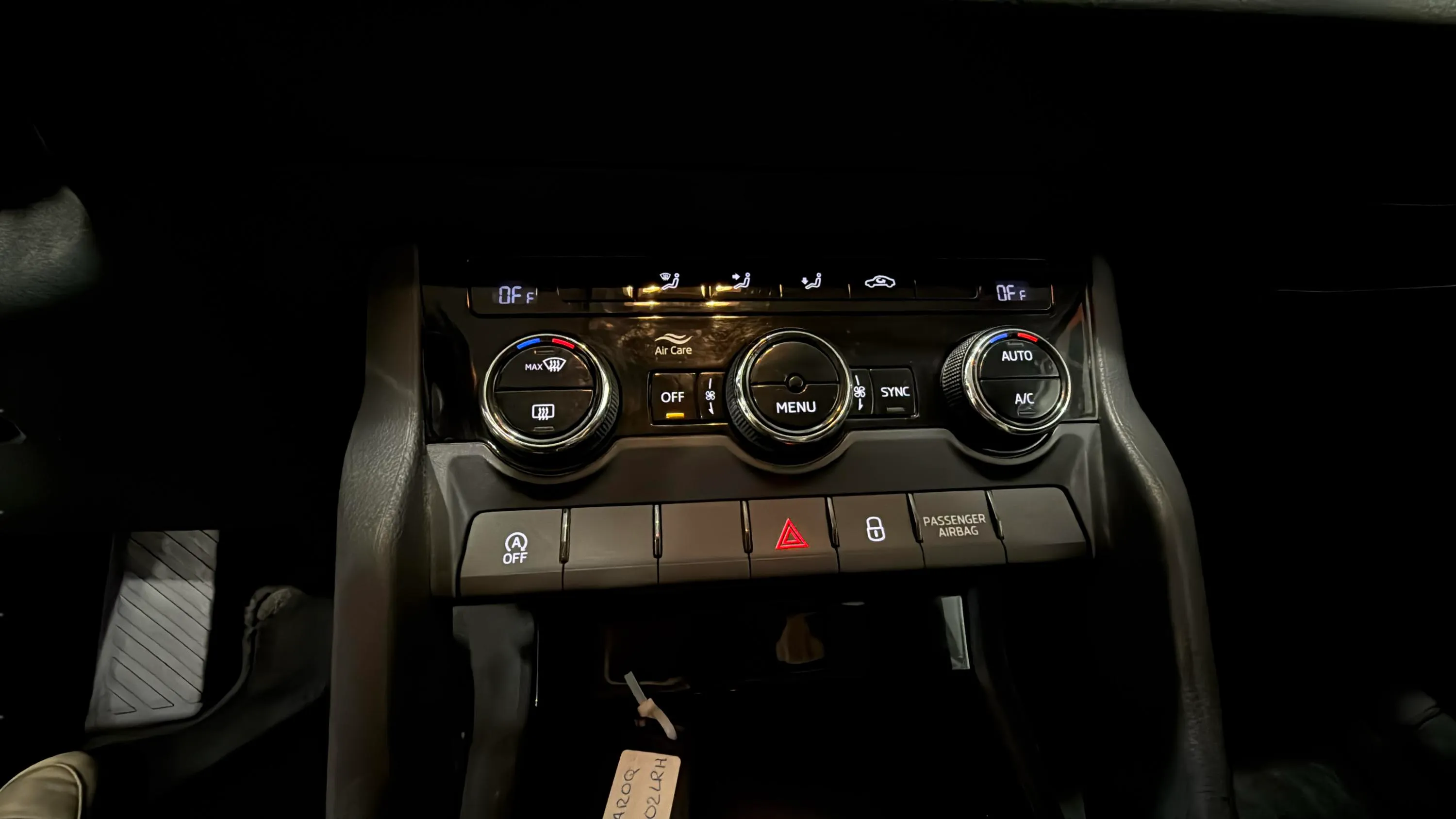 Škoda Karoq 2.0 TDI DSG 4x4 Ambition - foto 24