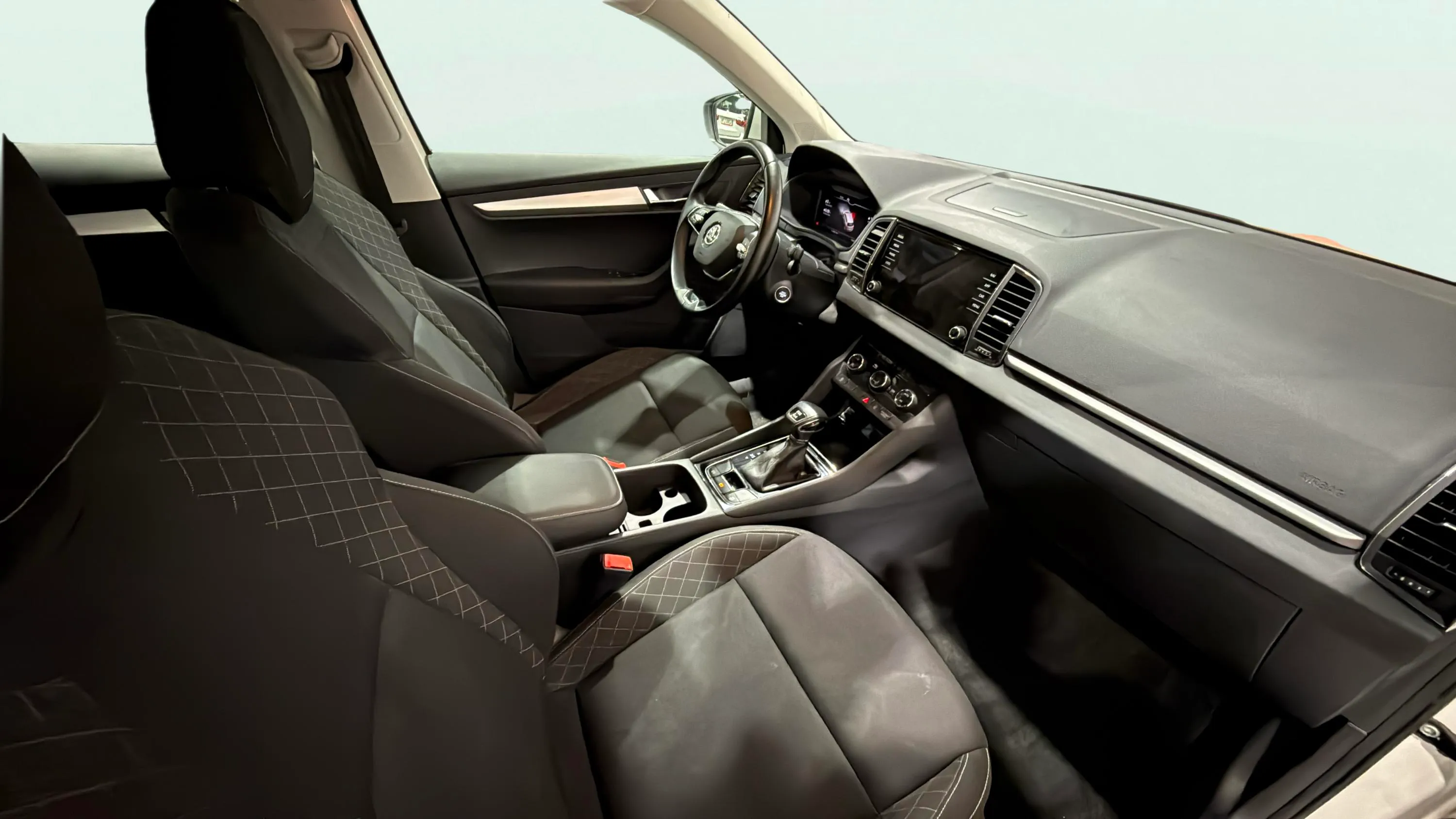 Škoda Karoq 2.0 TDI DSG 4x4 Ambition - foto 26