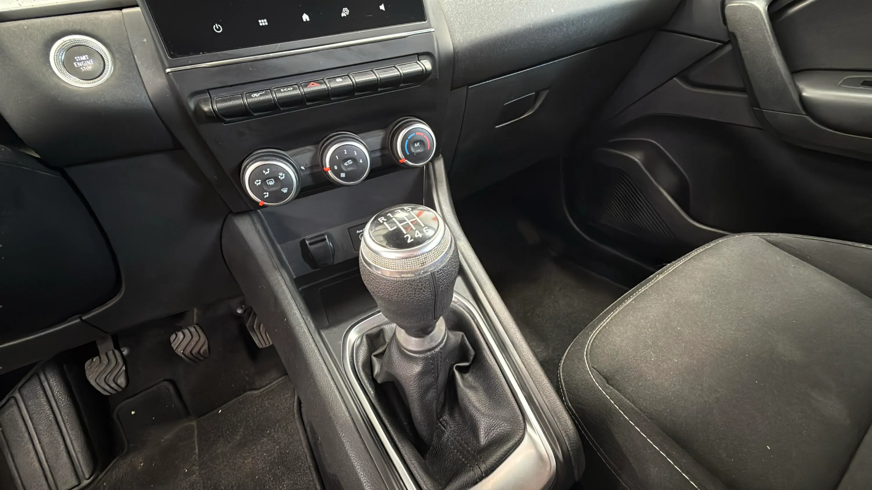 Renault Captur Intens TCe 90 - foto 23