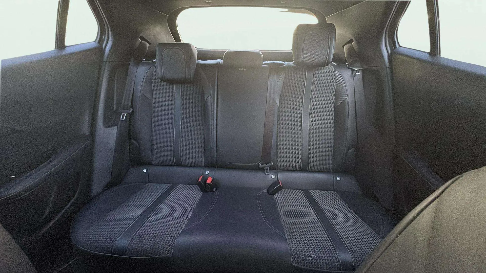 Peugeot 2008 GT Line BlueHDi 130 EAT8 - foto 13