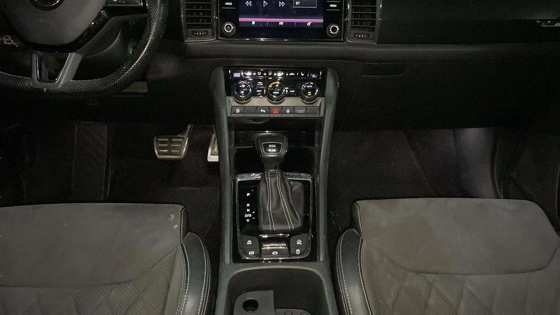Škoda Kodiaq 2.0 TSI DSG 4x4 Sportline - foto 11