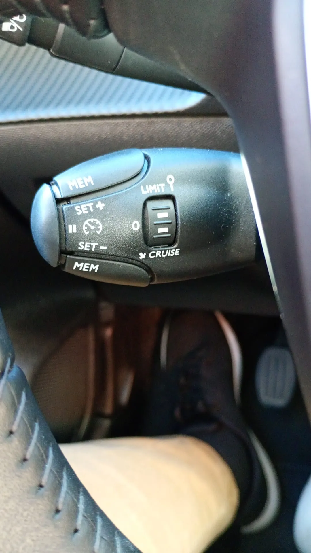 Peugeot 208 Allure Gasolina 100 - foto 10