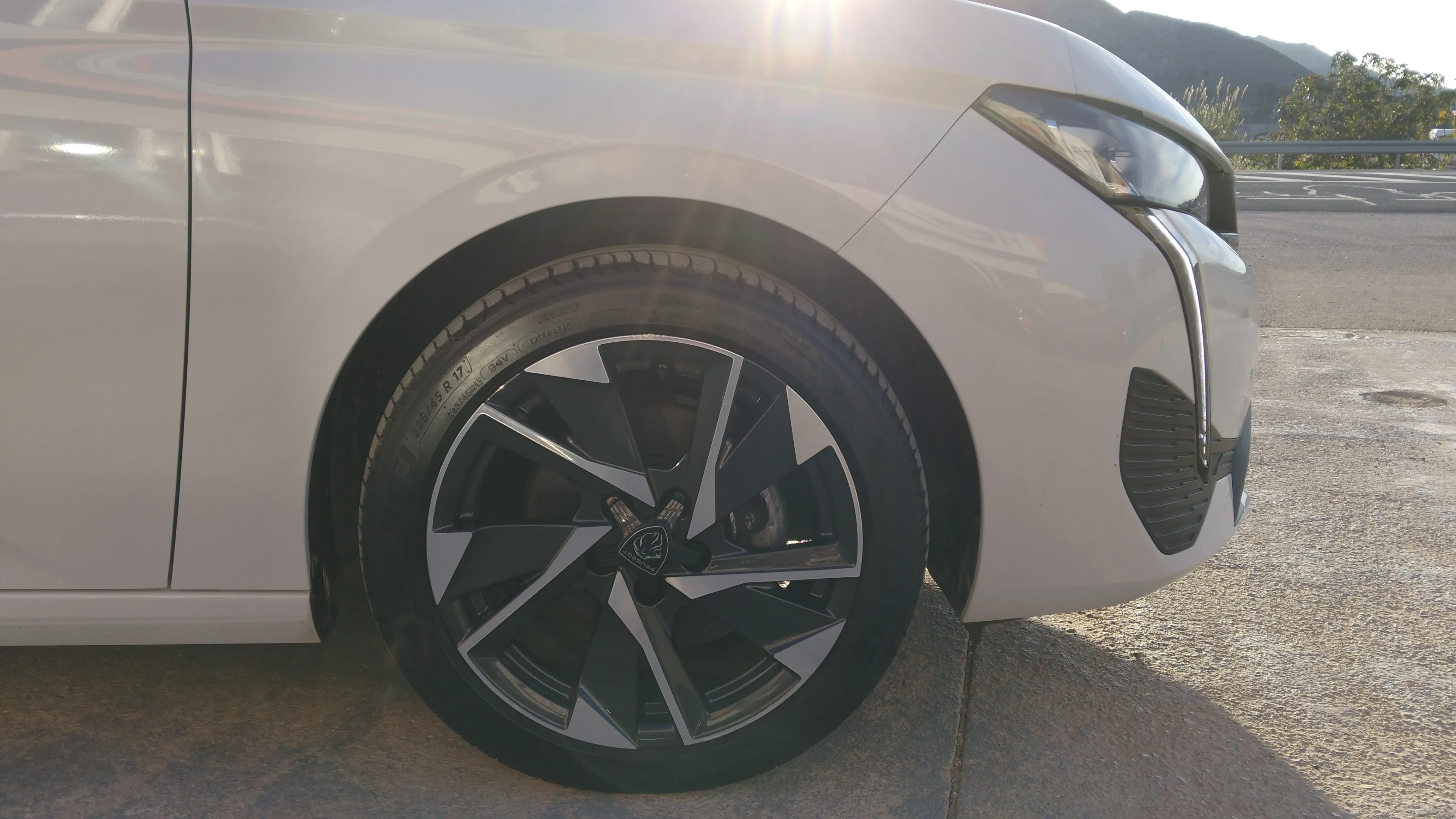 Peugeot 308 Allure PureTech 130 - foto 19