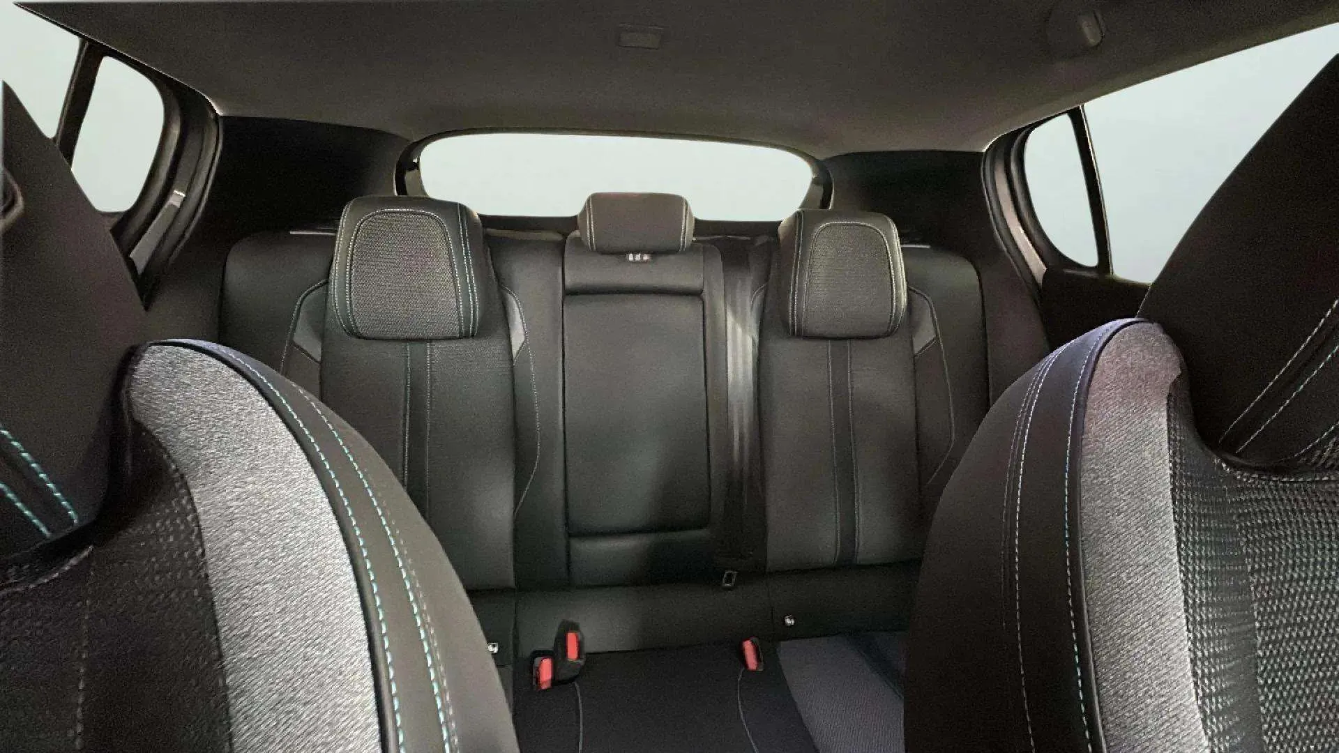 Peugeot 308 Allure PureTech 130 - foto 15