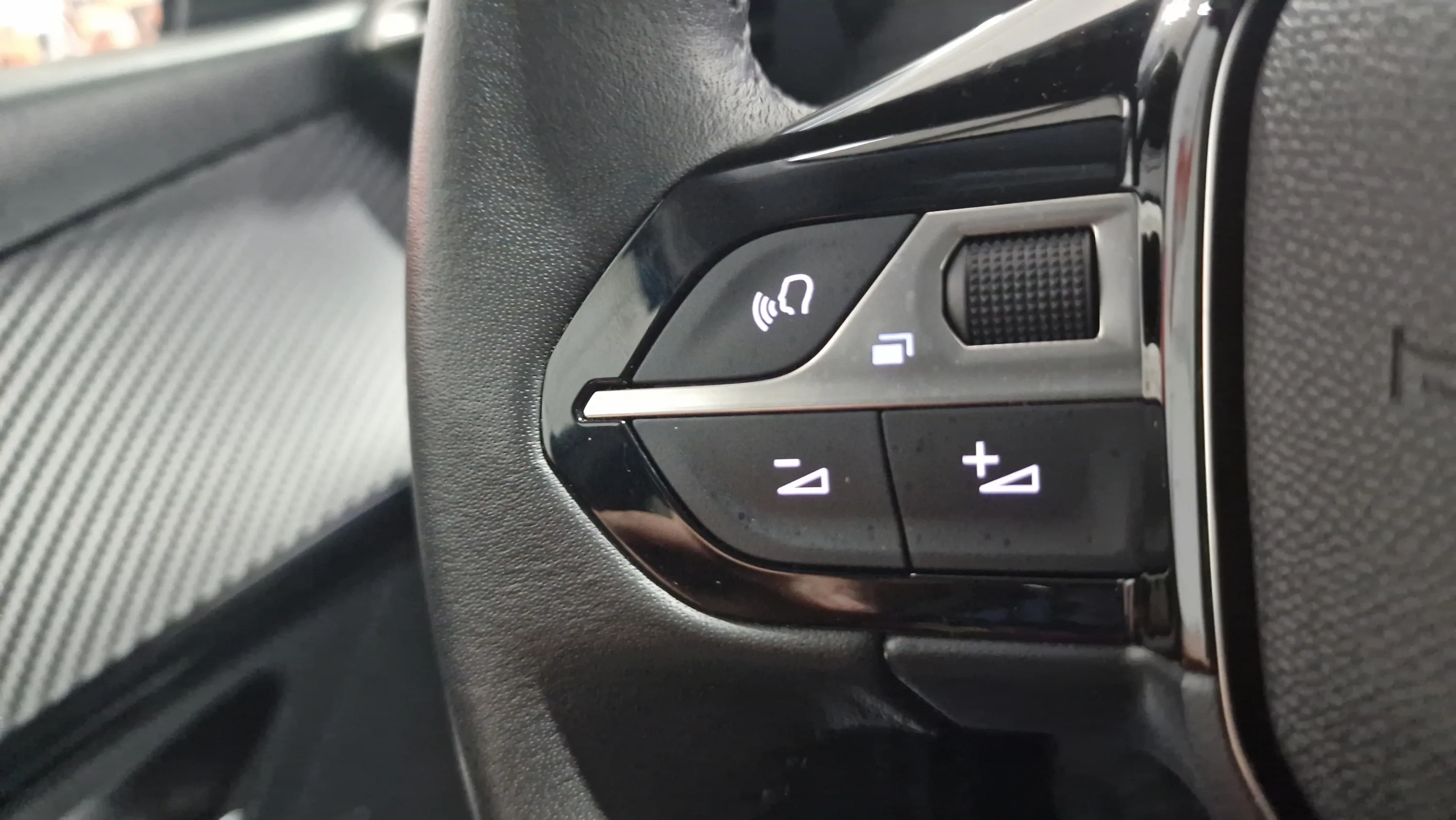 Peugeot 208 Allure Gasolina 100 - foto 16