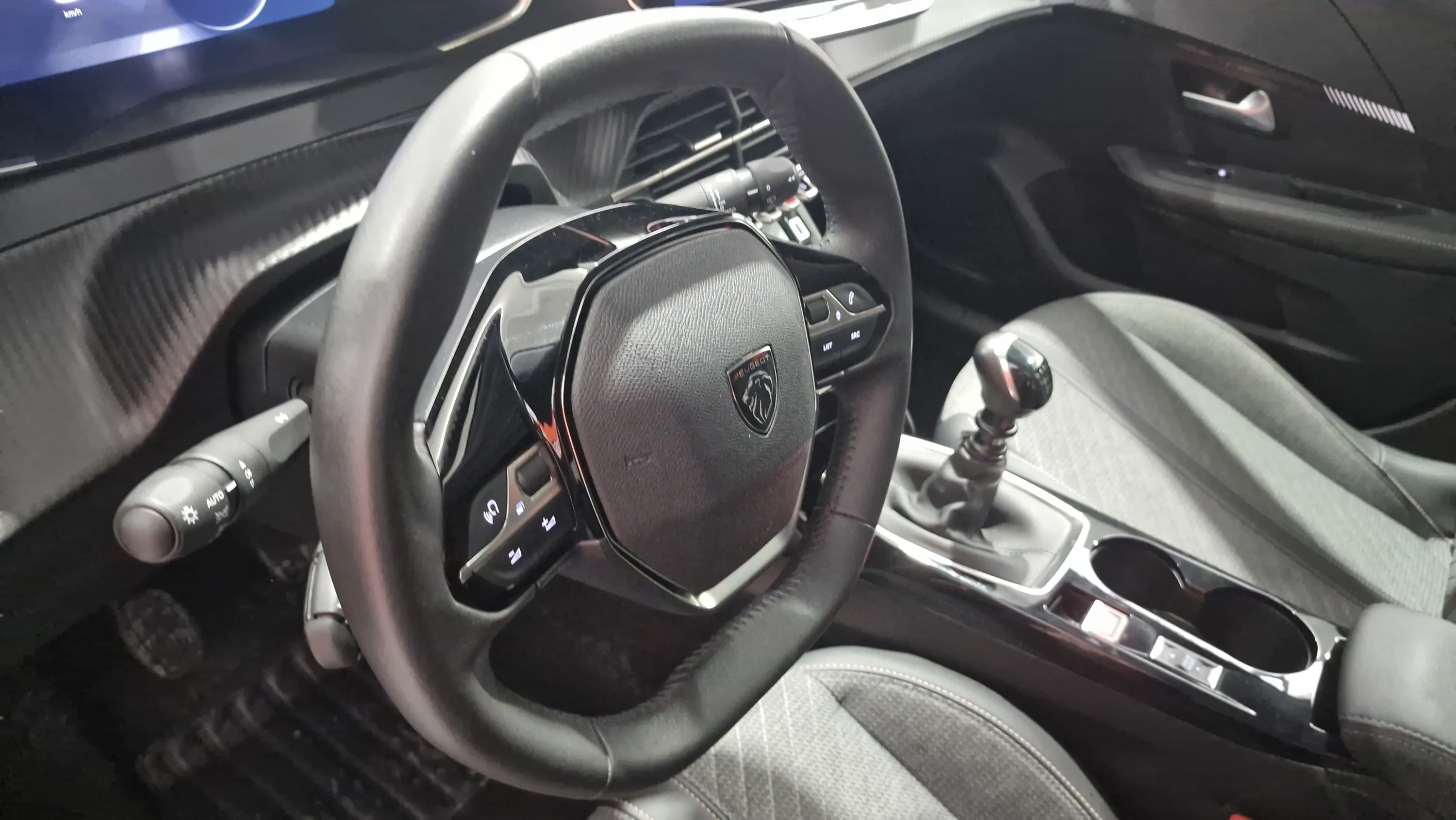 Peugeot 208 Allure Gasolina 100 - foto 14