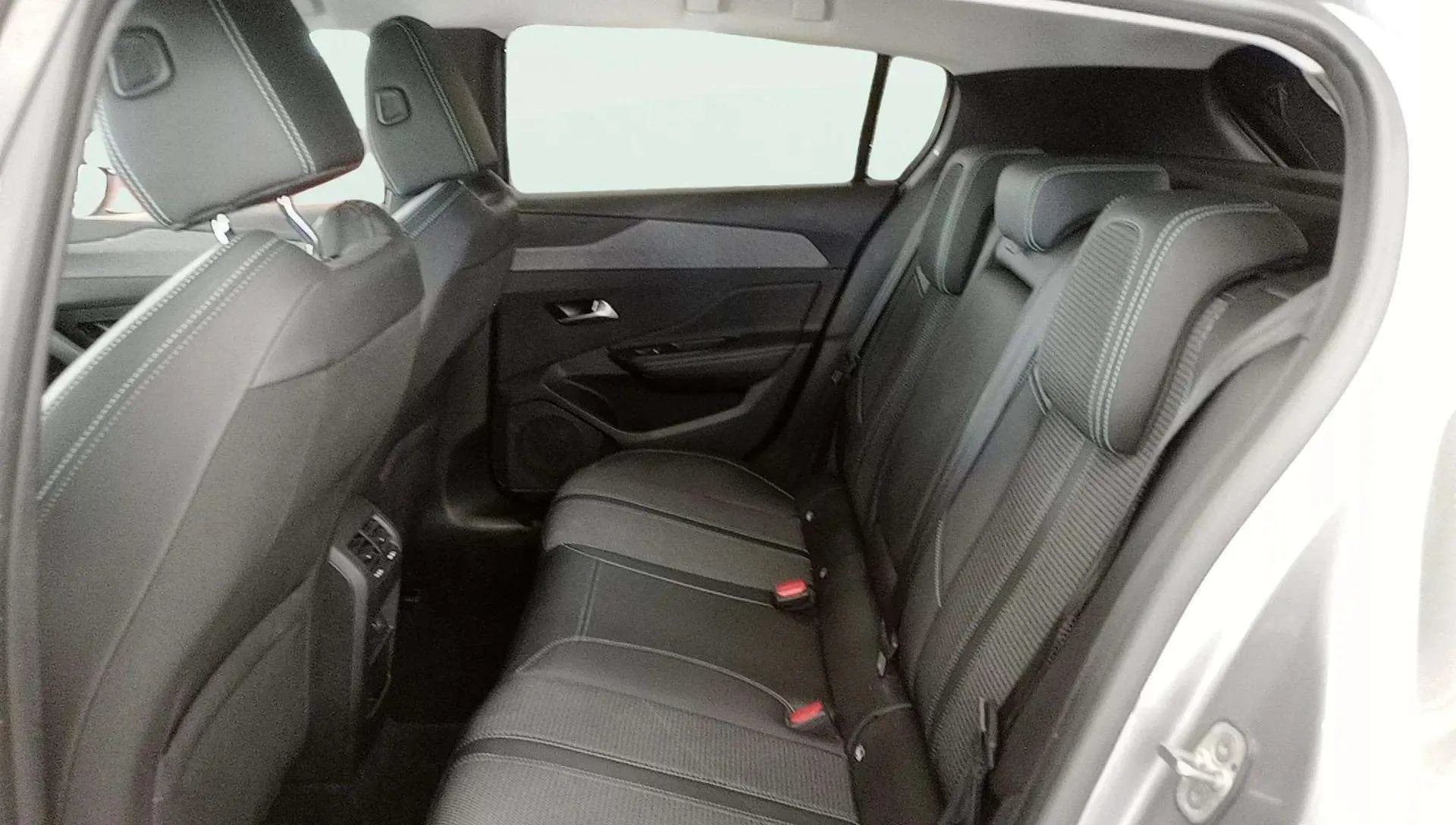 Peugeot 308 Allure PureTech 130 - foto 17
