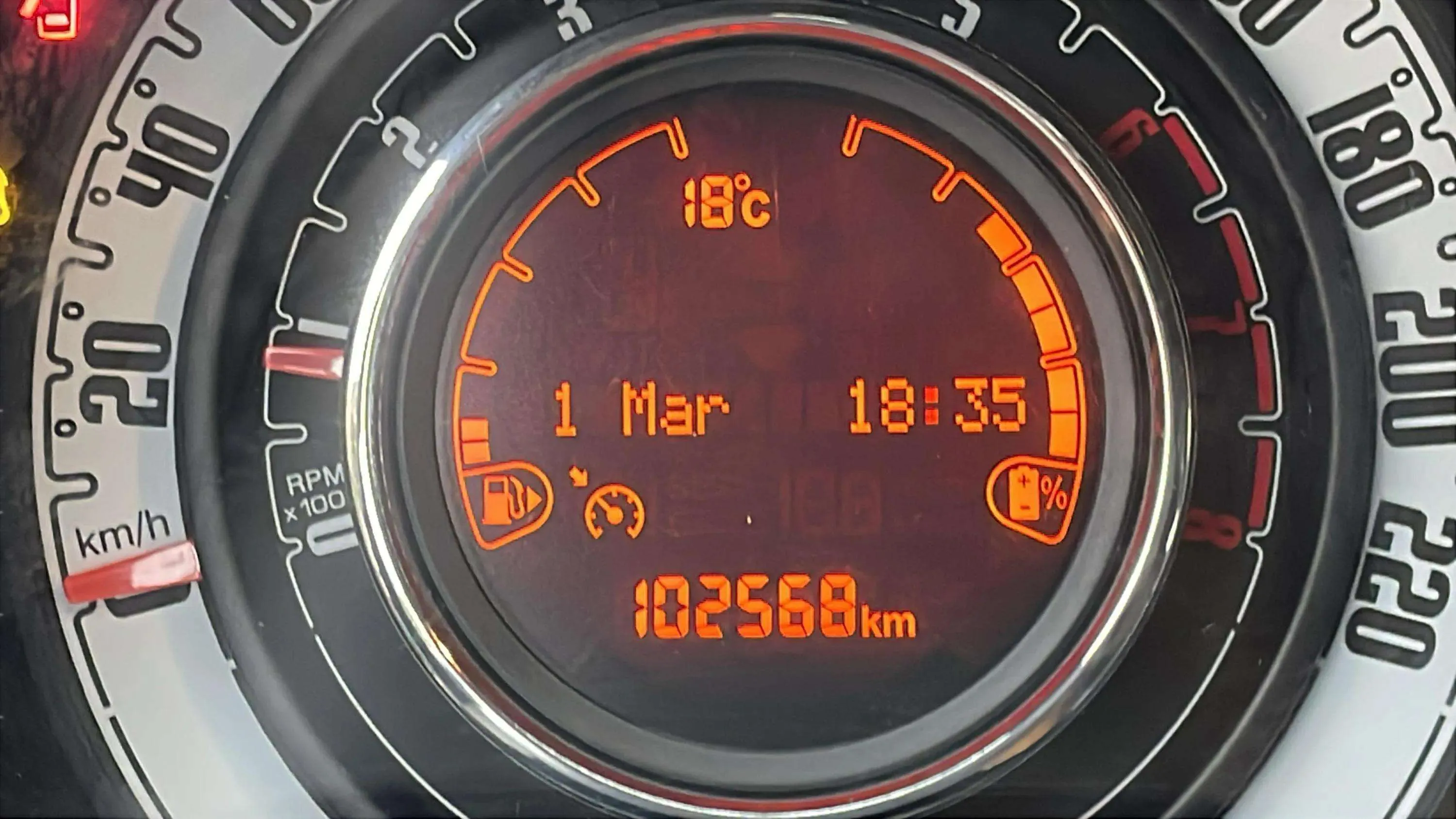 Fiat 500 Connect 1.0 Hybrid - foto 13