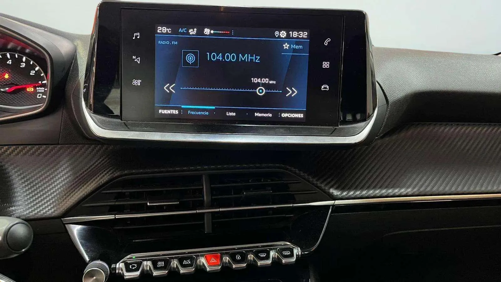 Peugeot 208 PureTech Style - foto 8