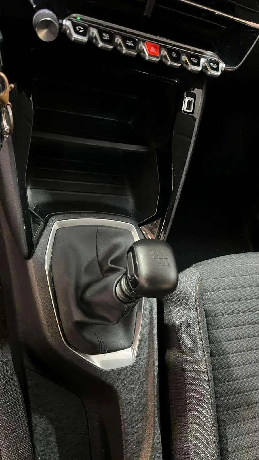Peugeot 208 PureTech Style - foto 18