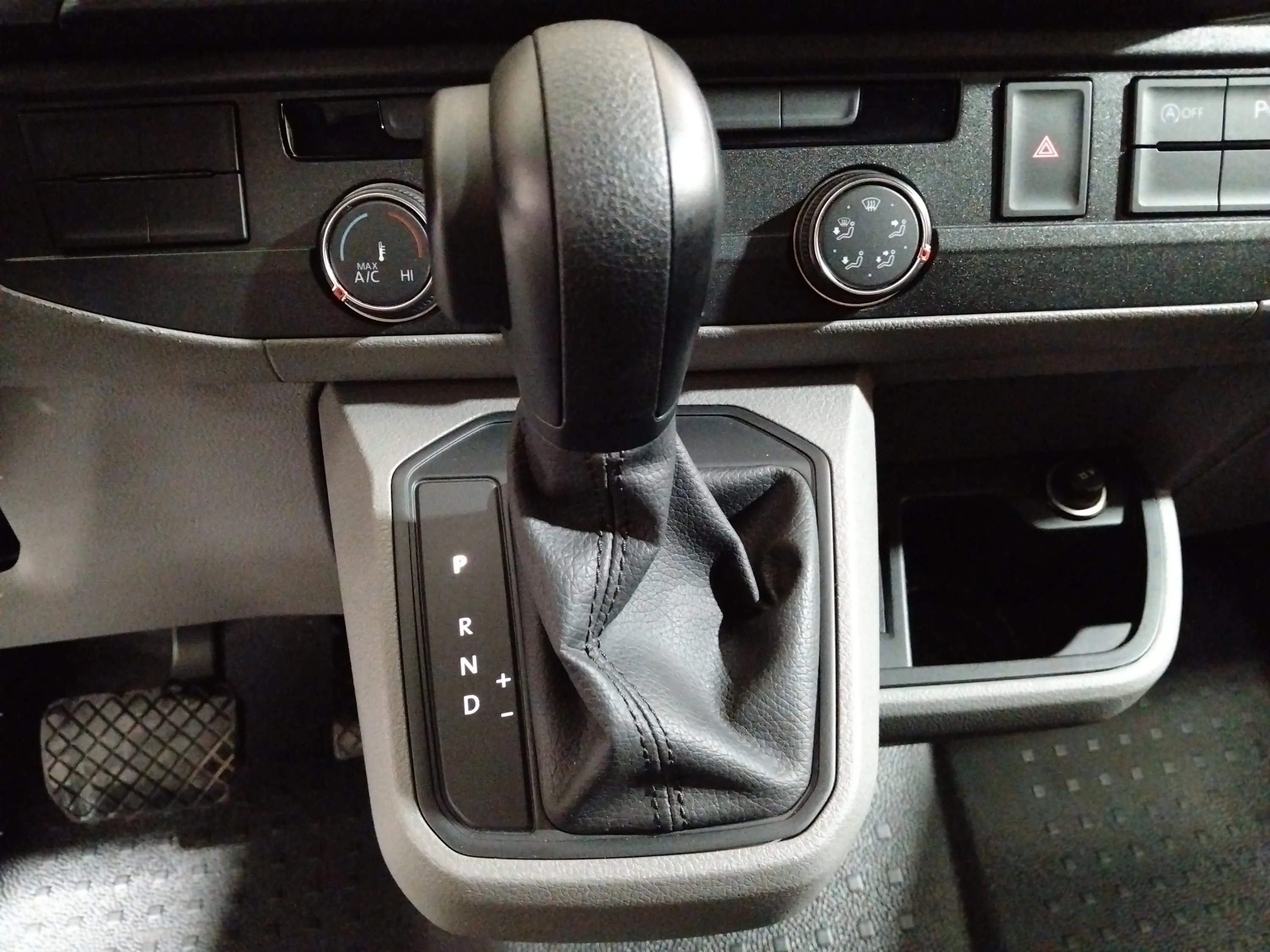 Volkswagen Transporter Furgón Corto TN 2.0 TDI DSG - foto 23
