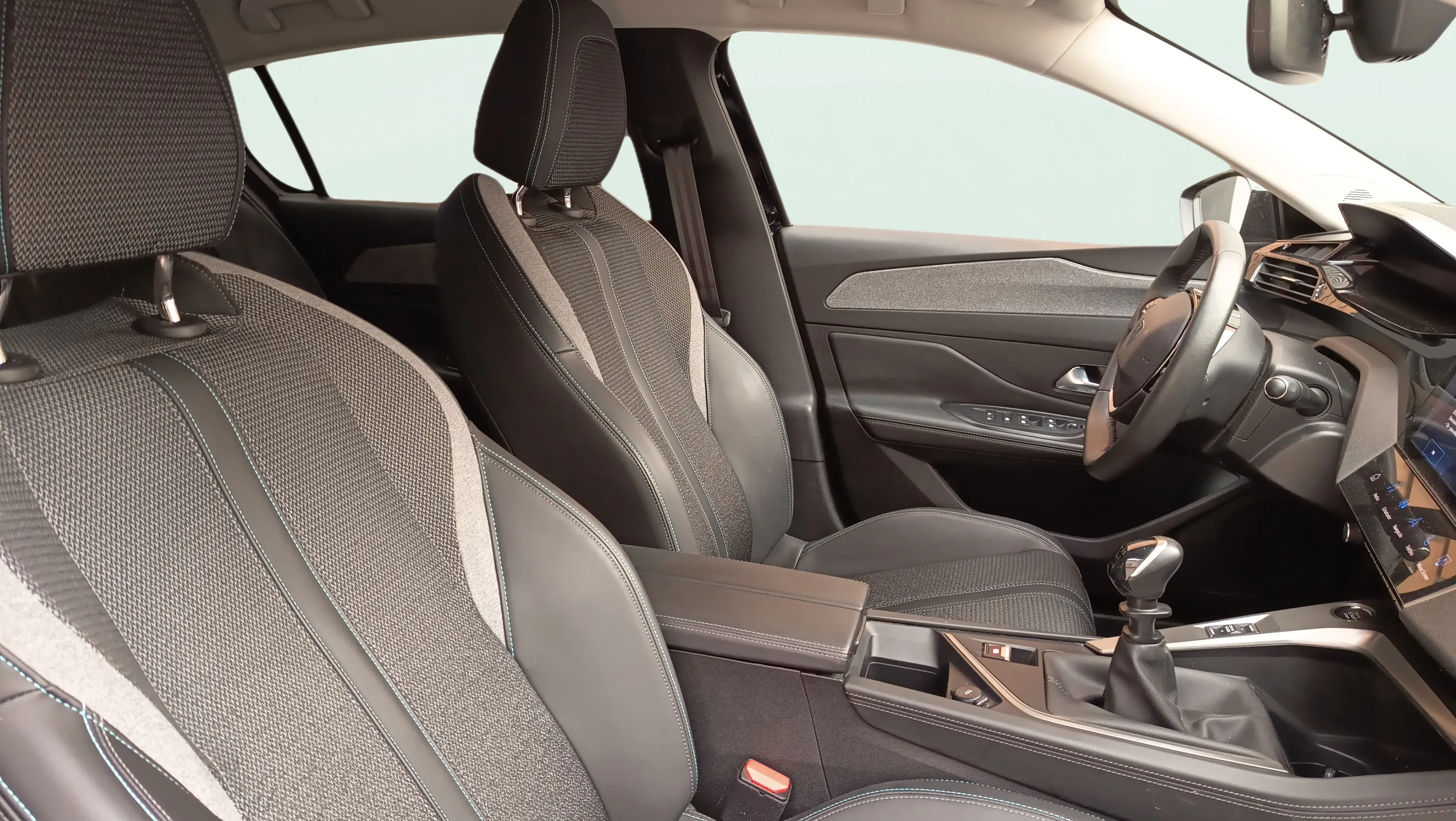 Peugeot 308 Allure PureTech 130 - foto 17