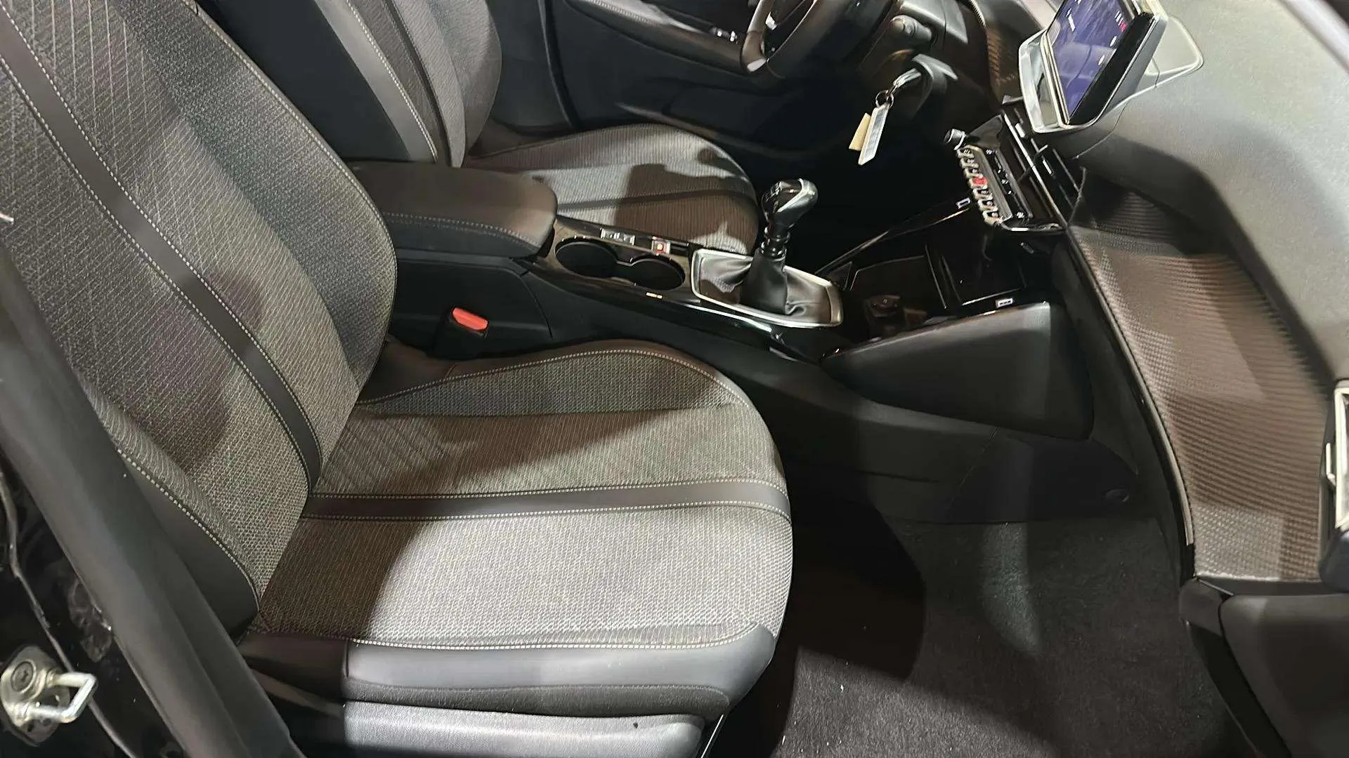 Peugeot 208 Allure Gasolina 100 - foto 14