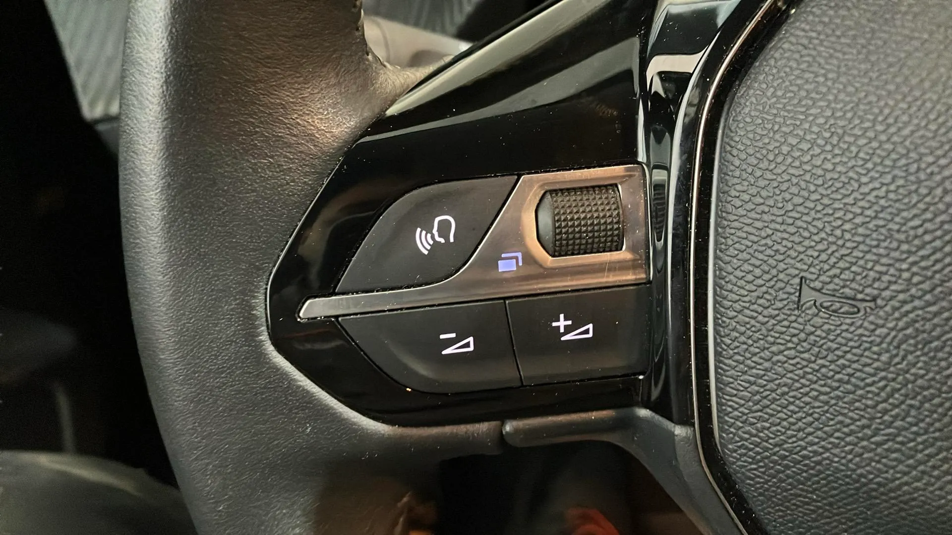 Peugeot 208 Allure Gasolina 100 - foto 16
